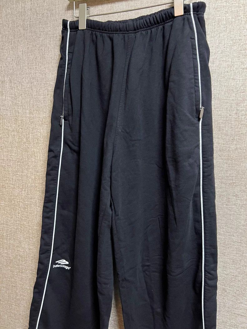 Balenciaga Balenciaga size XXS Embroidered Logo Wide-Leg Sports Sweat Size US 27 - 2 Thumbnail