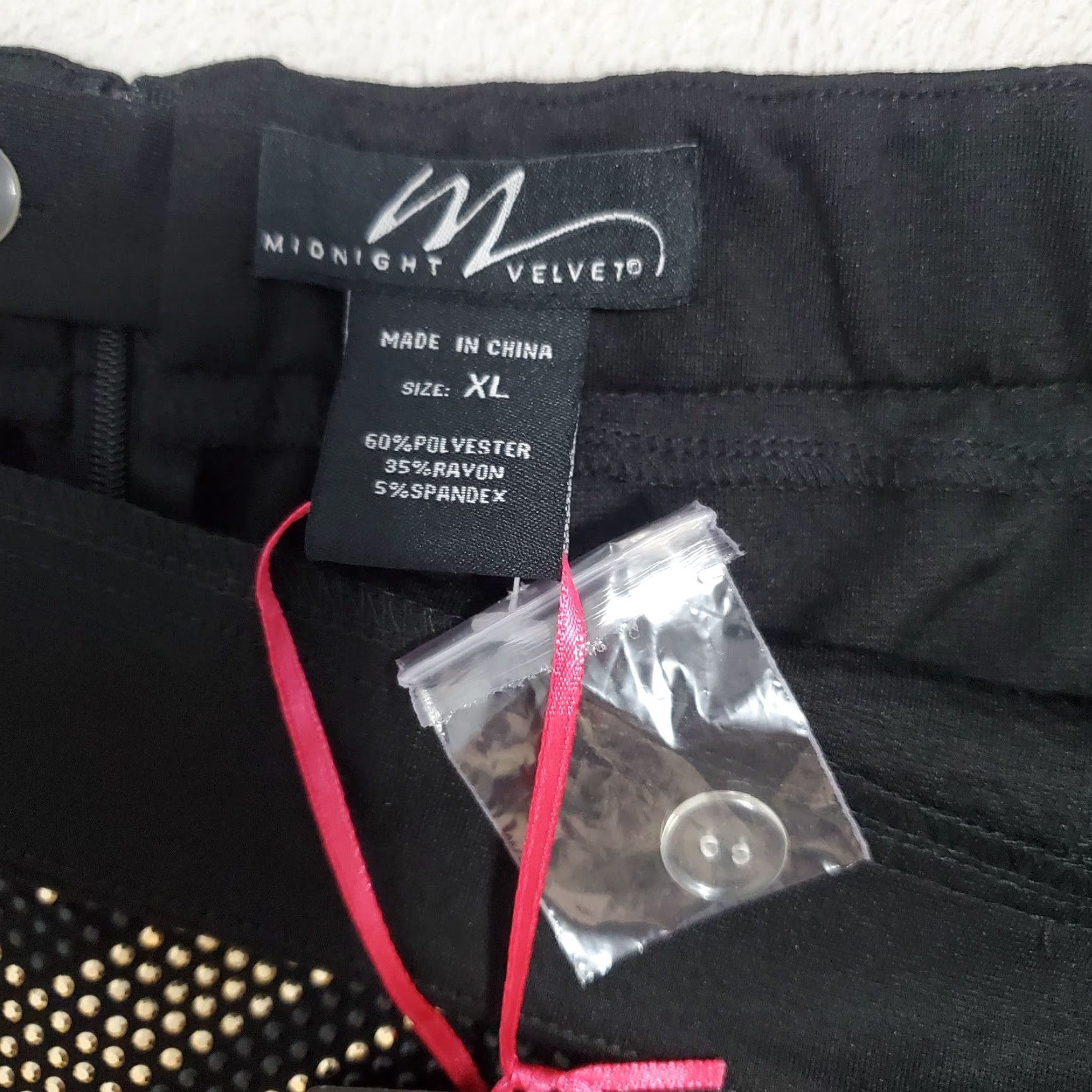 Velvet VINTAGE Midnight Velvet Skirt Women XL Black Embellished Back Zip Knee Length FLAW Size 40" / US 18 - 3 Thumbnail