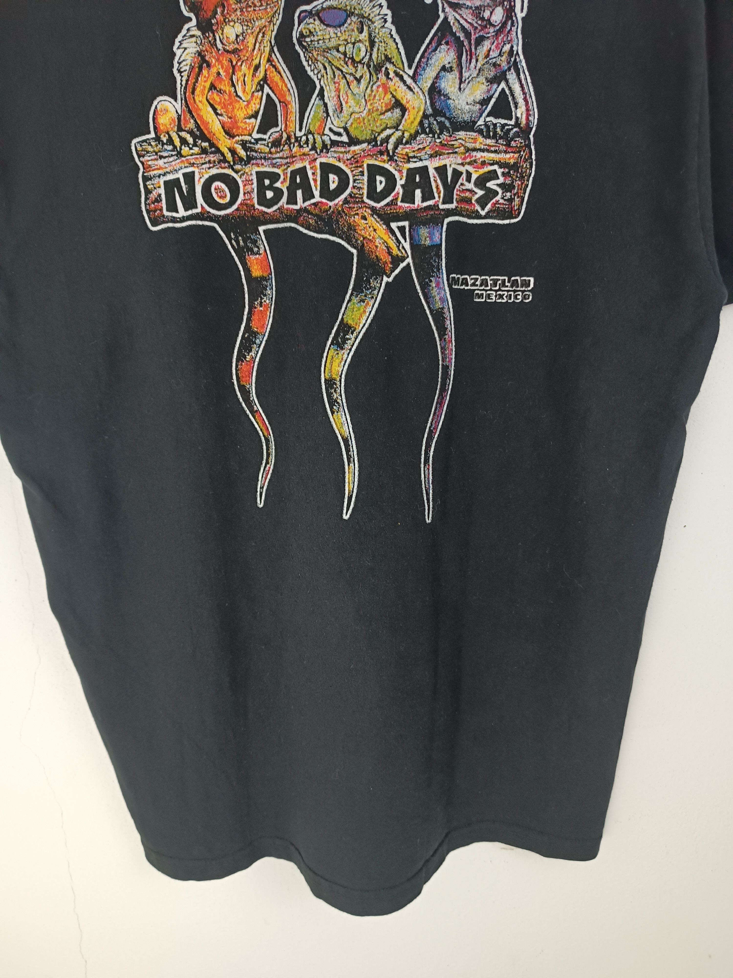 Other VINTAGE NO BAD DAYS MAZATLAN IGUANA PETS CAT DOG CUTE TEE Size US M / EU 48-50 / 2 - 12 Thumbnail