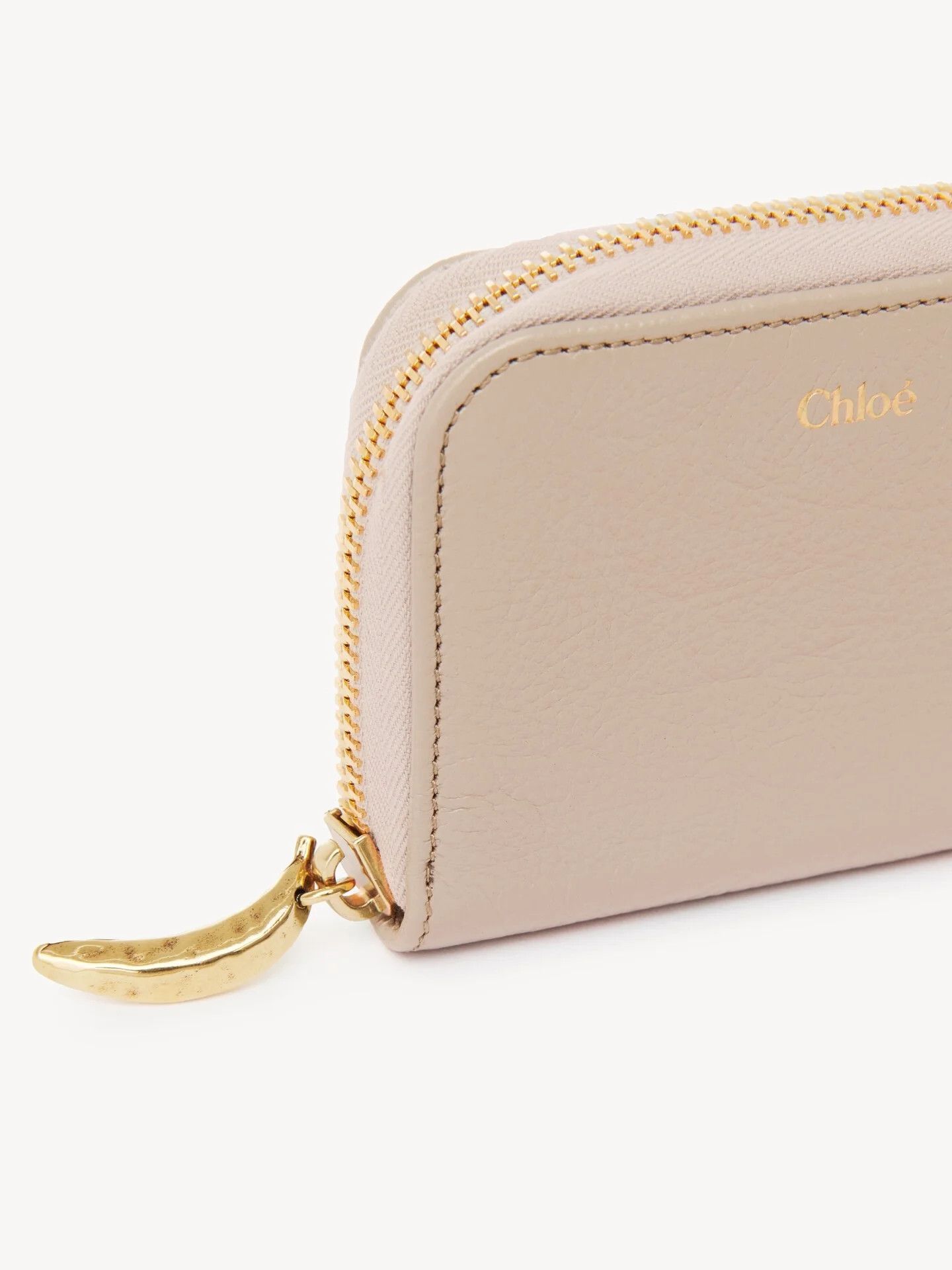 Chloe o1loc1c10226 Size: OS /Banana Zipped Coin Purse Boyish Brown Size ONE SIZE - 5 Thumbnail