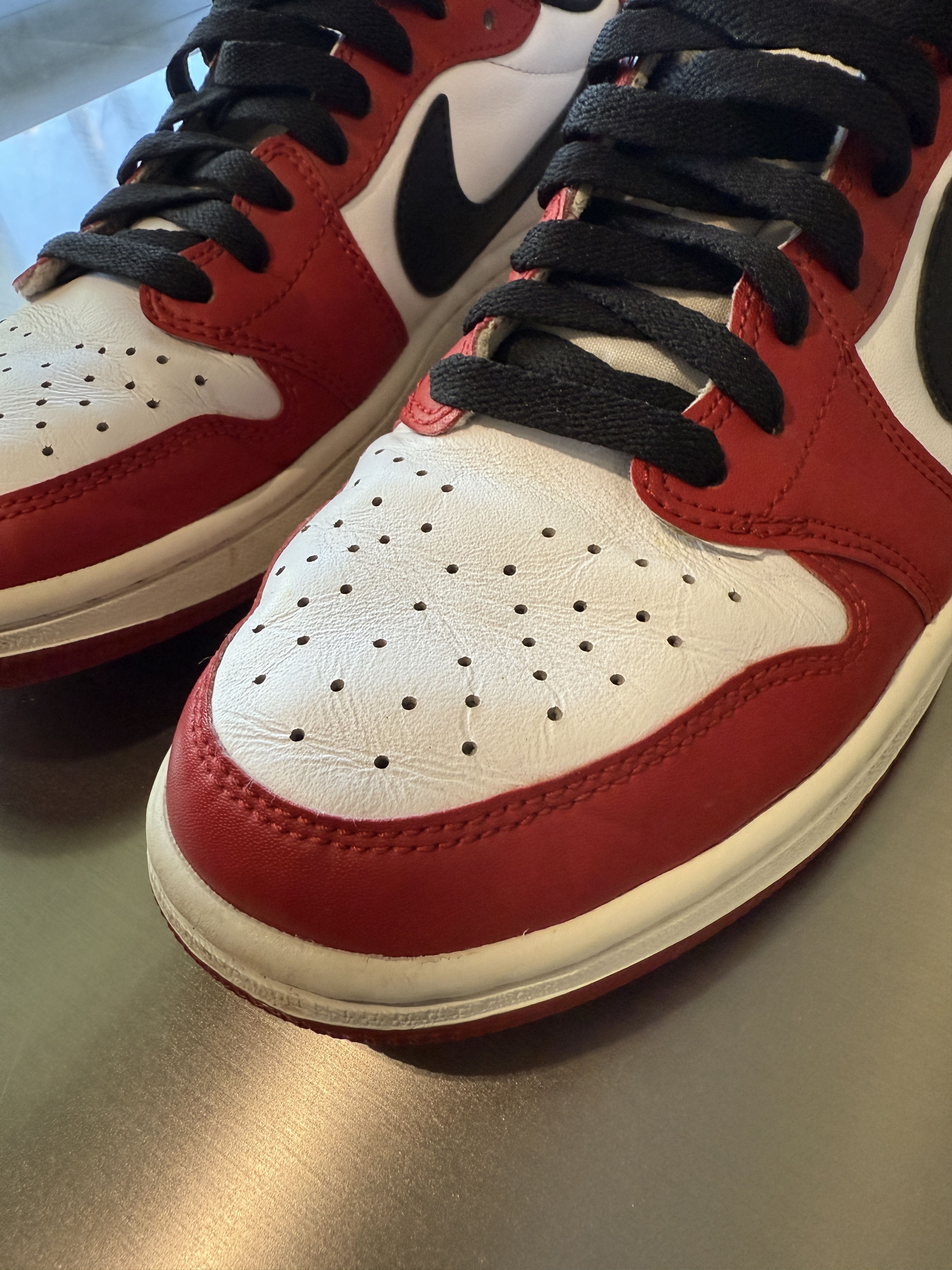 Jordan Brand × Nike 2016 Air Jordan 1 Retro Low OG Chicago Size US 8 / EU 41 - 11 Thumbnail