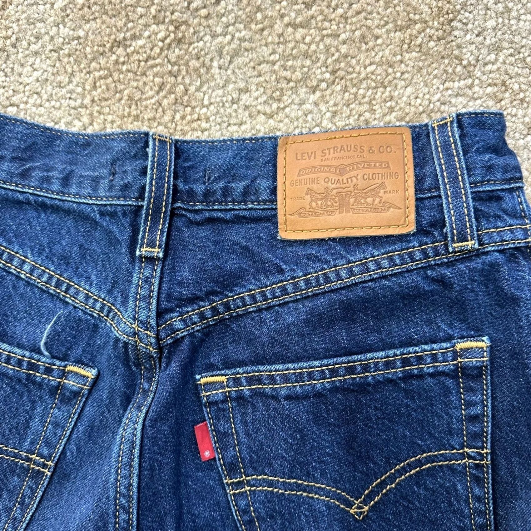 Levi's Levi's Premium 80s Mom Jean Women's 26 High Rise Blue Denim Jeans Size 26" / US 2 / IT 38 - 4 Thumbnail