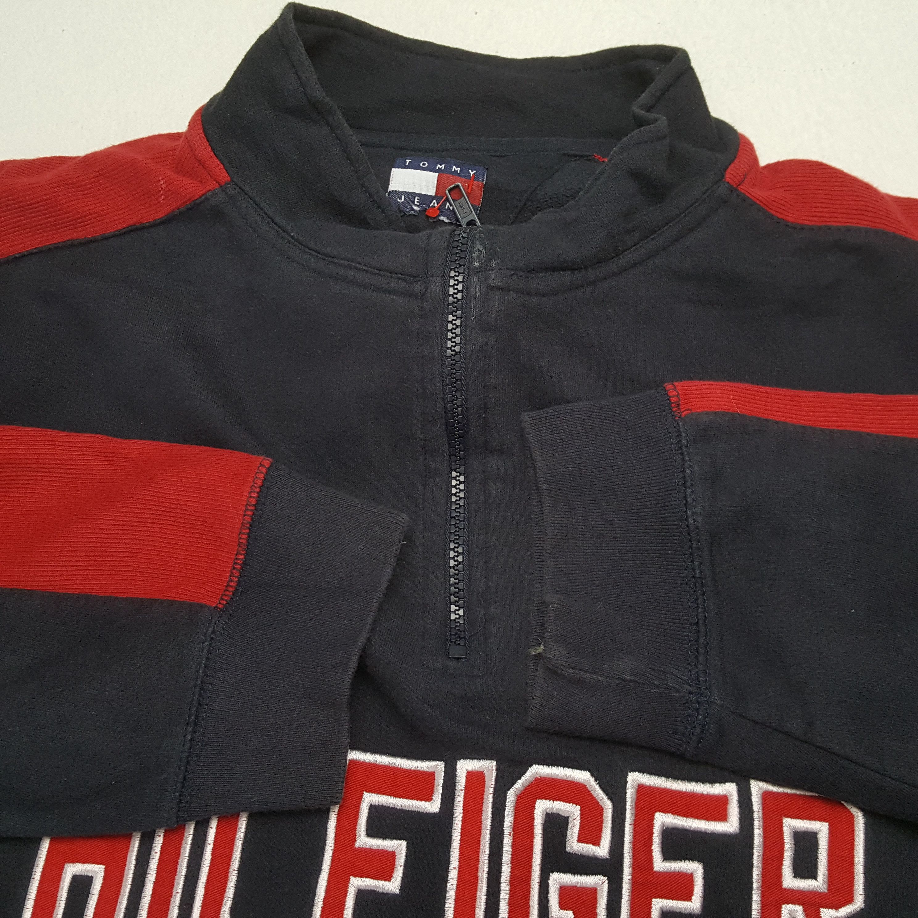 Tommy Hilfiger × Tommy Jeans × Vintage TOMMY HILFIGER Center Spellout Half Zipper Sweatshirt Size US XL / EU 56 / 4 - 9 Thumbnail