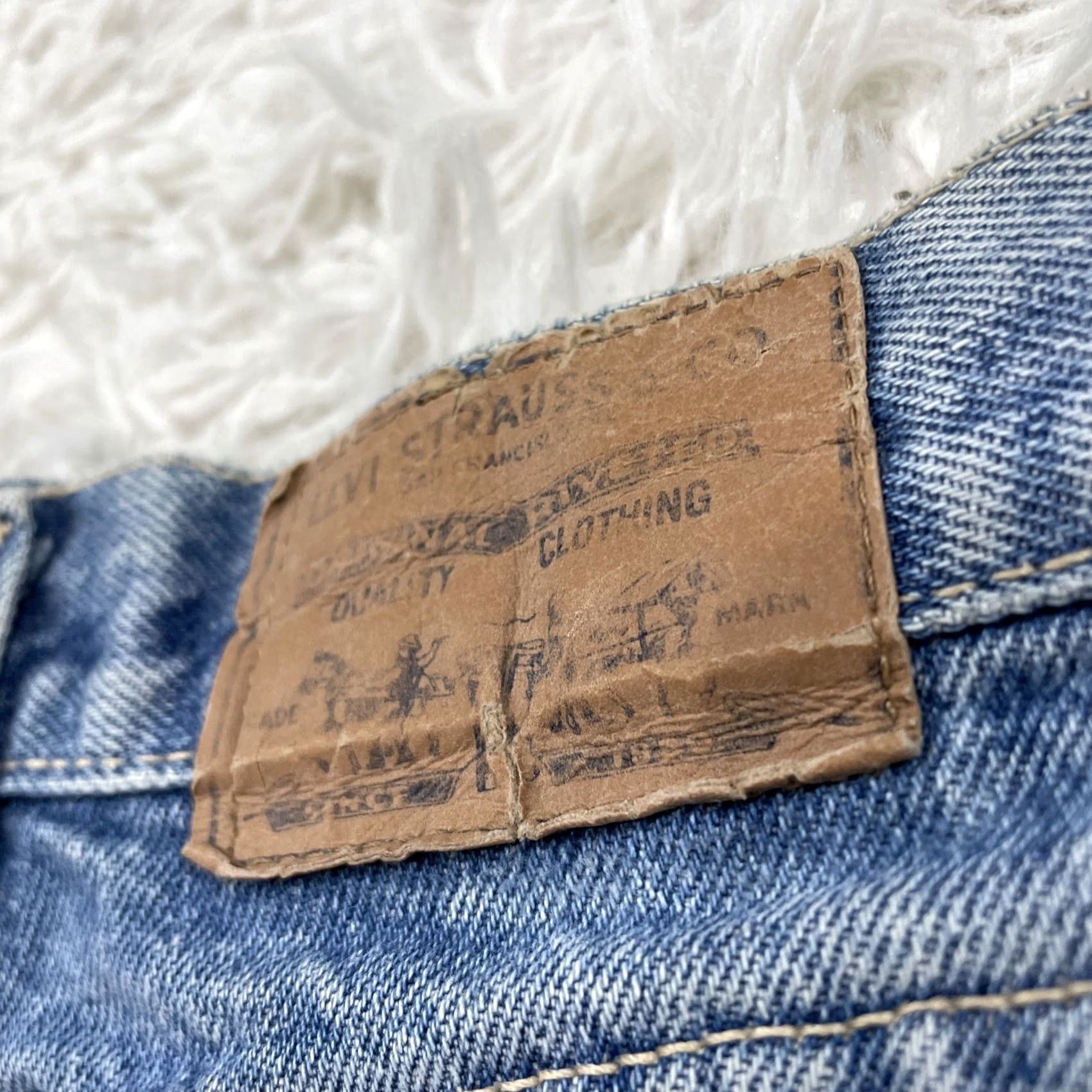 Levi's VINTAGE Levi's Jeans Women 9 Pleated Mom High Waist Blue Grunge Denim 90s Rock Distressed 5-Pocket Logo Mens? Size 30" / US 8 / IT 44 - 5 Thumbnail