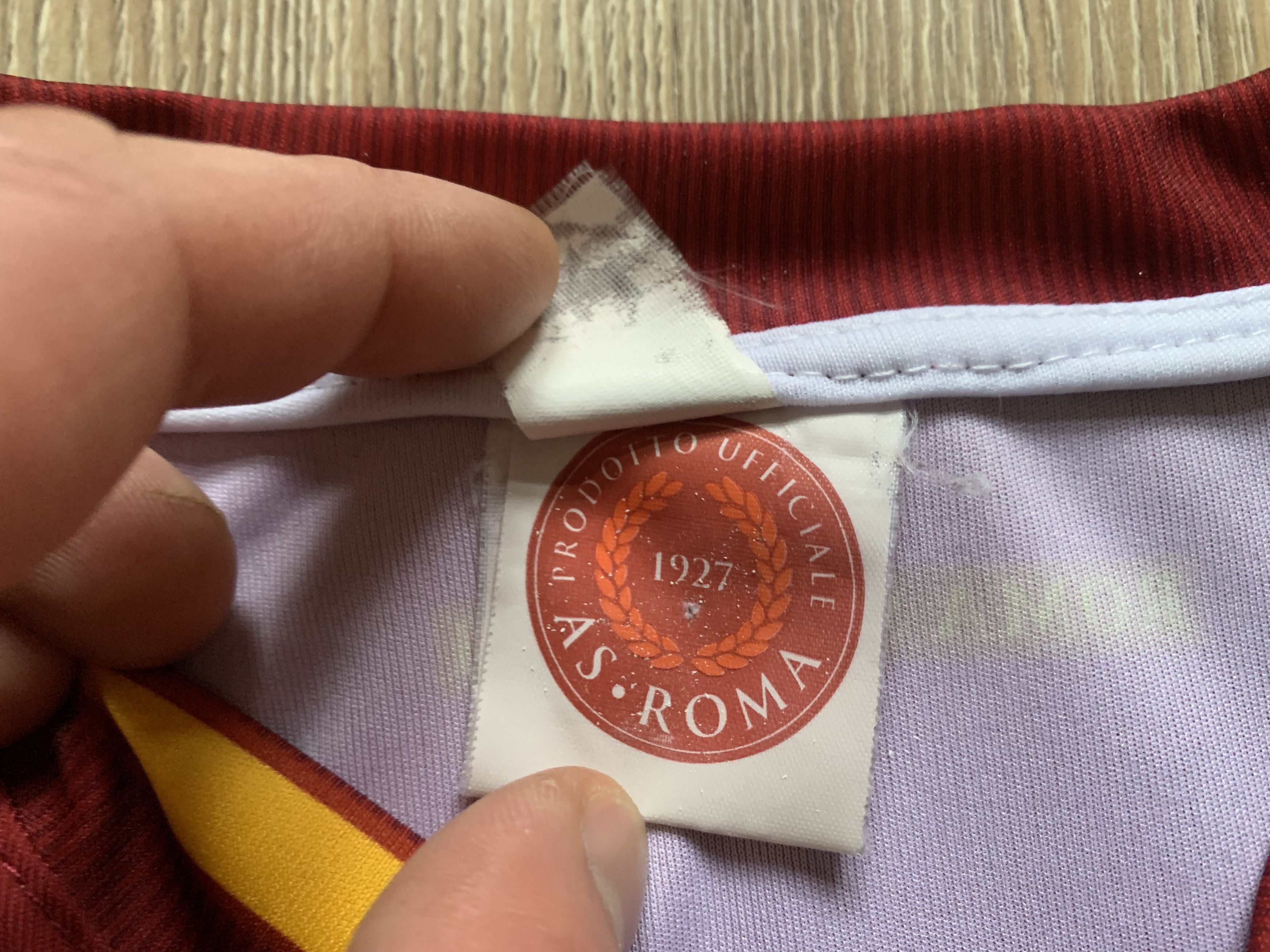 Other Mens AS Roma Totti #10 Red Home Jersey Size US M / EU 48-50 / 2 - 8 Thumbnail