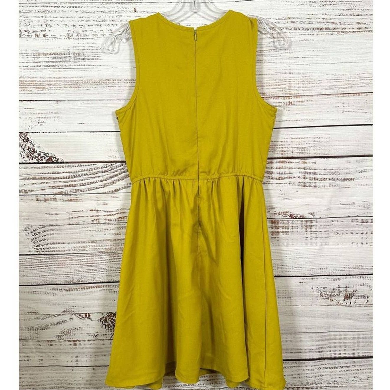 Bar III Bar III Beaded Sleeveless Mini Dress Green Yellow Size Small Size S / US 4 / IT 40 - 10 Thumbnail