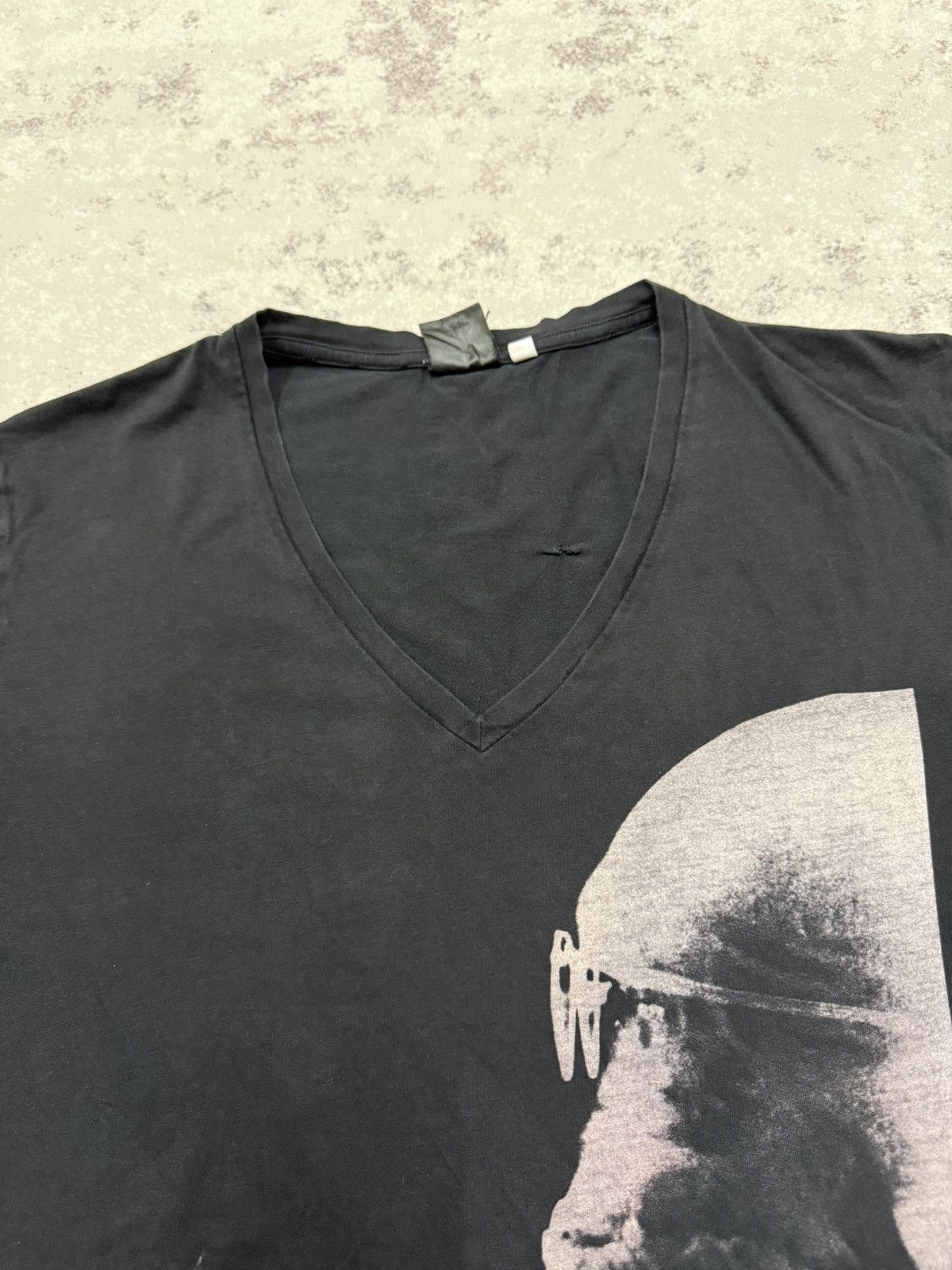 Uniqlo National Geographic X Uniqlo Vneck Tshirt Size US M / EU 48-50 / 2 - 4 Thumbnail