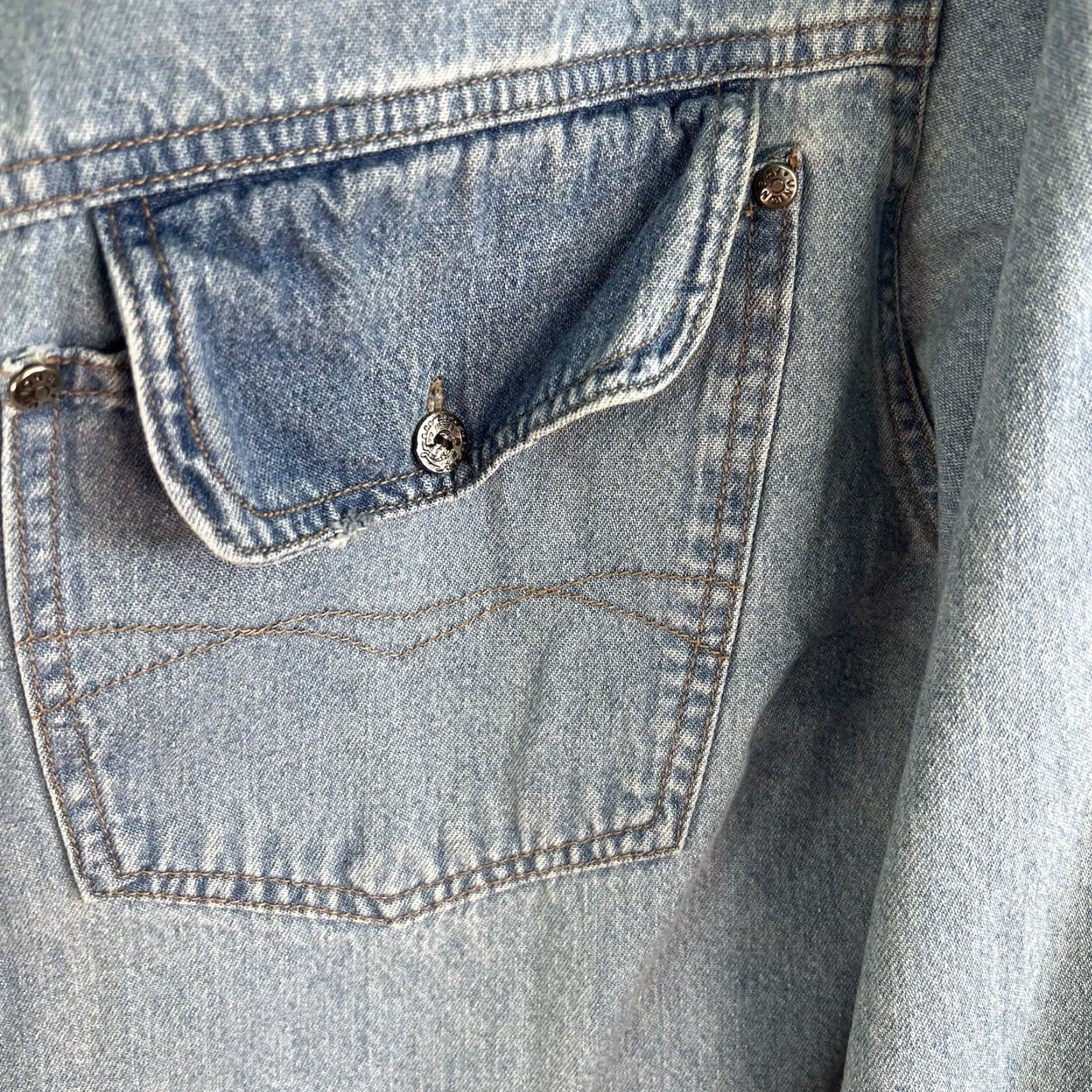 Vintage VINTAGE Union Bay Denim Hoodie Mens Size L Blue 90s Retro High Neck Button Embroidered Logo Size US L / EU 52-54 / 3 - 2 Thumbnail