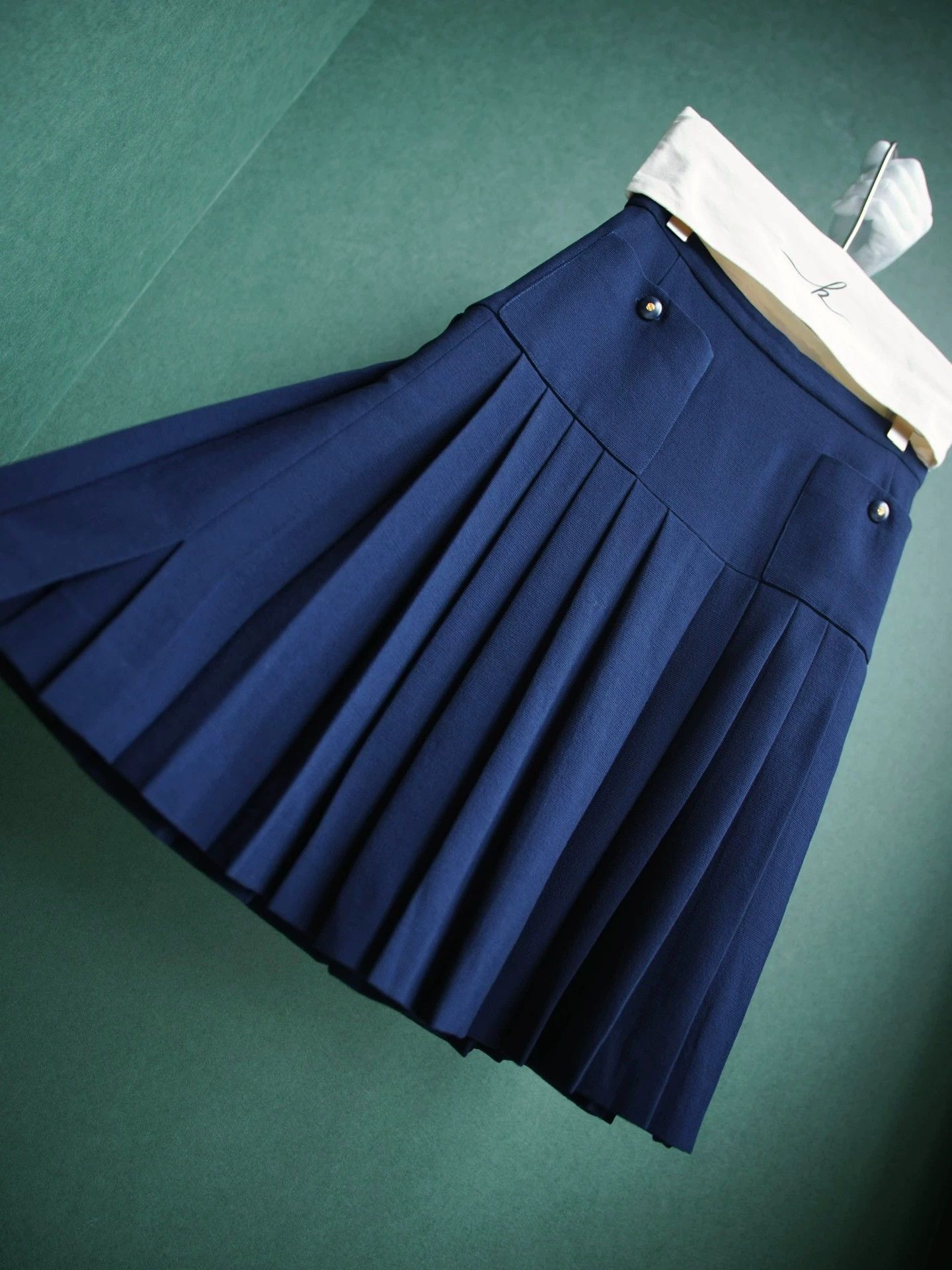 Chanel Chanel Vintage Navy Blue Wool Pleated Skirt Size M Size 27" / US 4 / IT 40 - 3 Thumbnail