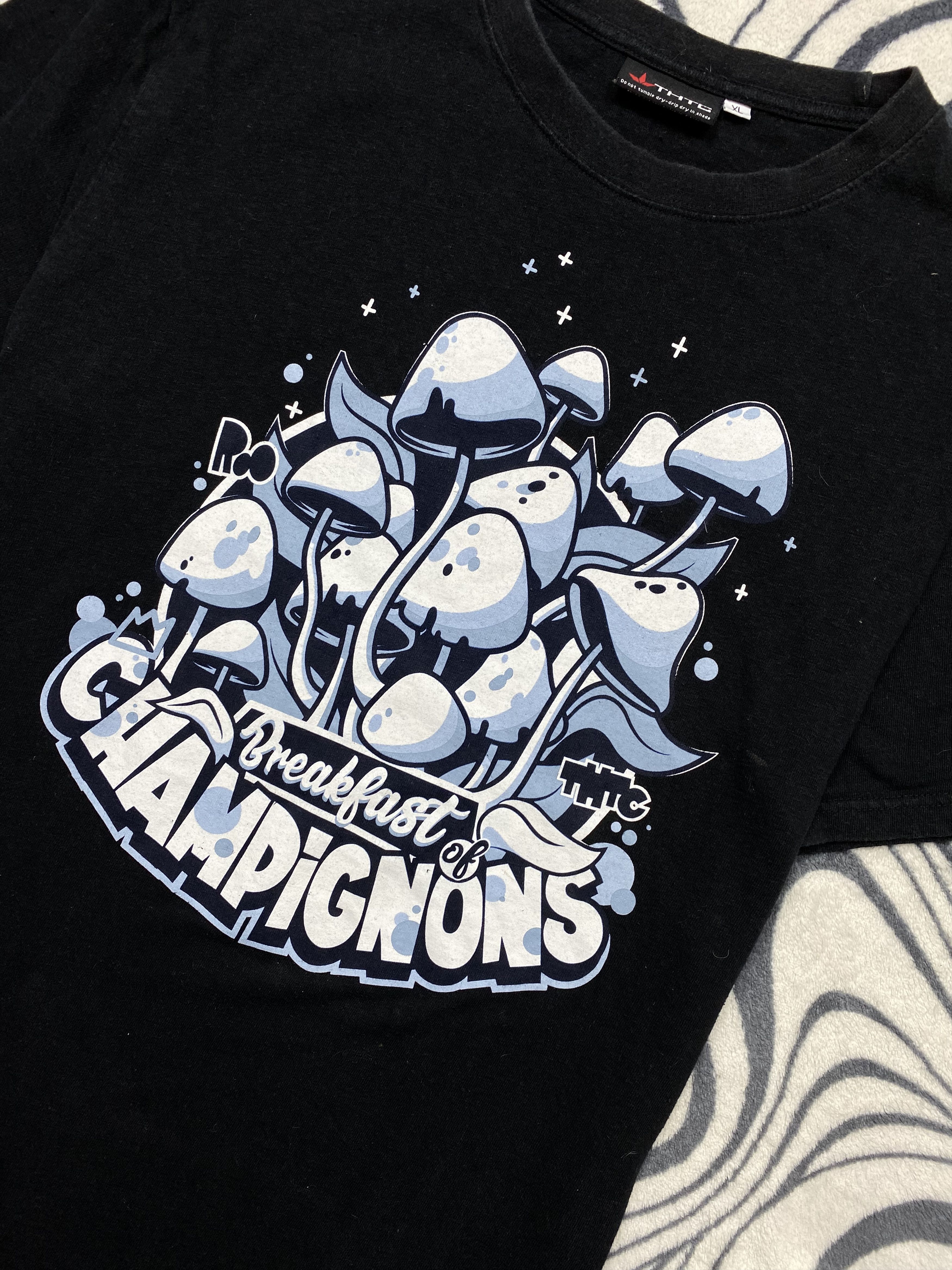 Vintage × Welcome Skateboards THTC Mushrooms Vintage Mens Grafic T-Shirt Y2K Tee Size US L / EU 52-54 / 3 - 2 Thumbnail