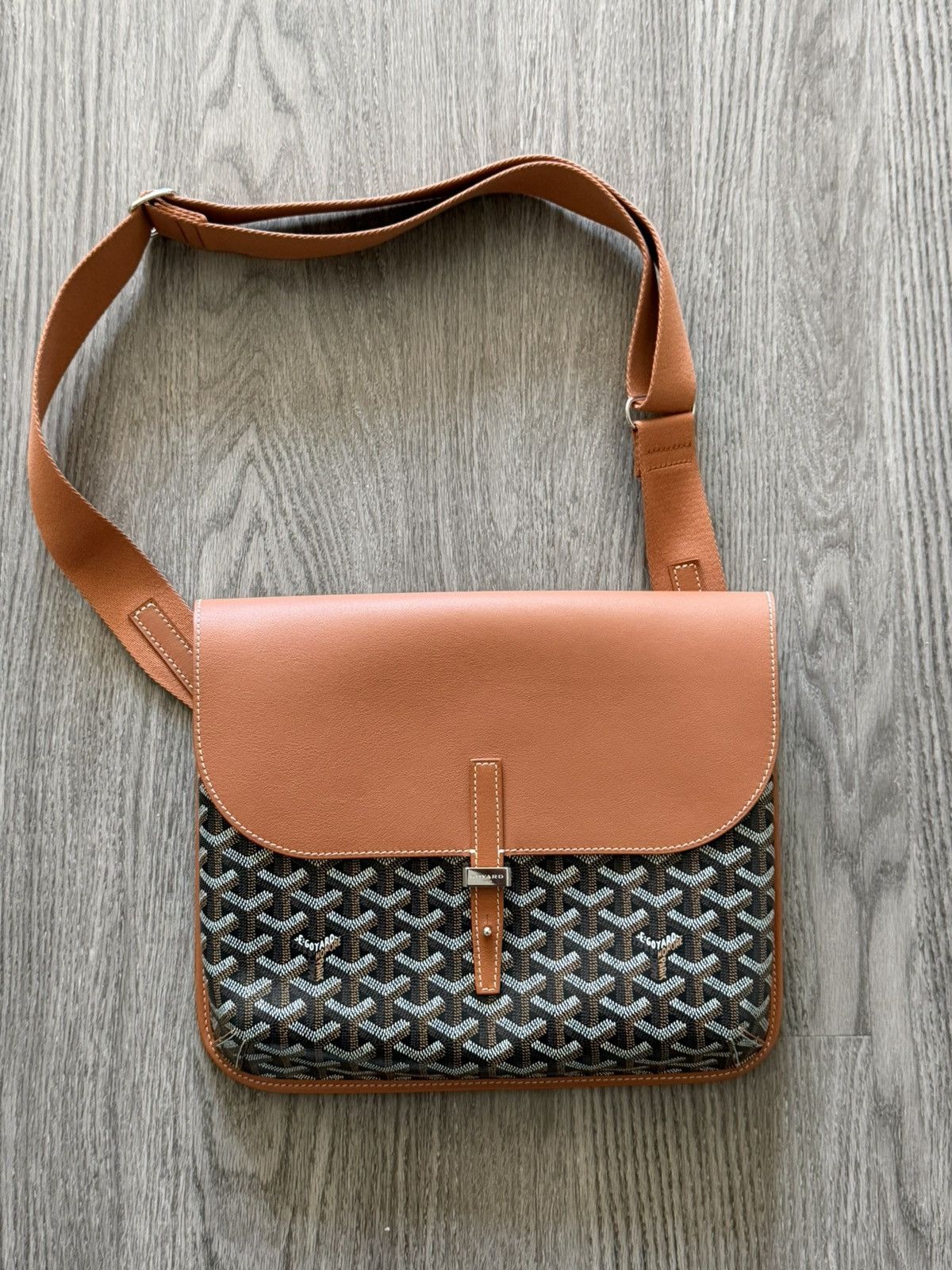 Goyard Coursier Messenger