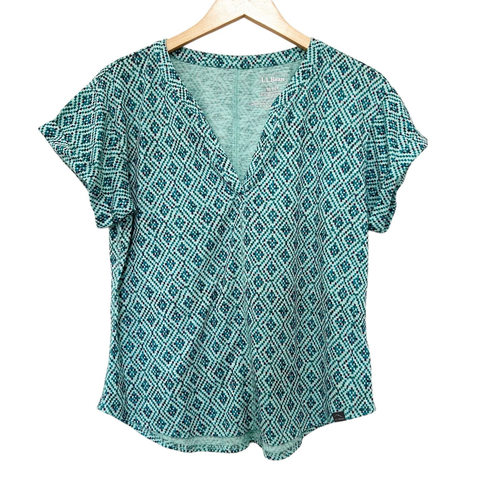 L.L. Bean LL Bean Green Printed Split Neck T Shirt Sz MP Size M / US 6-8 / IT 42-44 - 1 Thumbnail