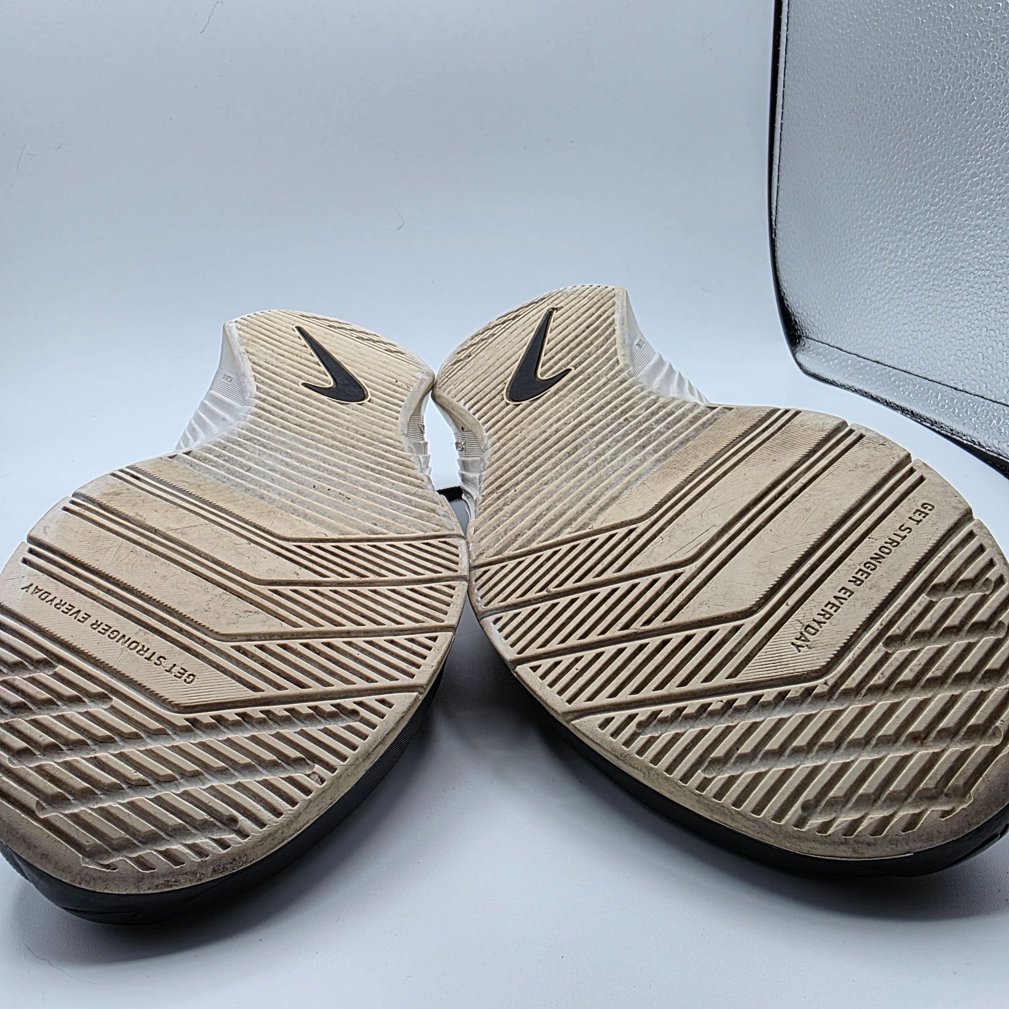 Nike Nike Metcon 5 Womens Size 7.5 Black White Sneakers Shoes Cr Size US 7.5 / EU 40-41 - 11 Thumbnail