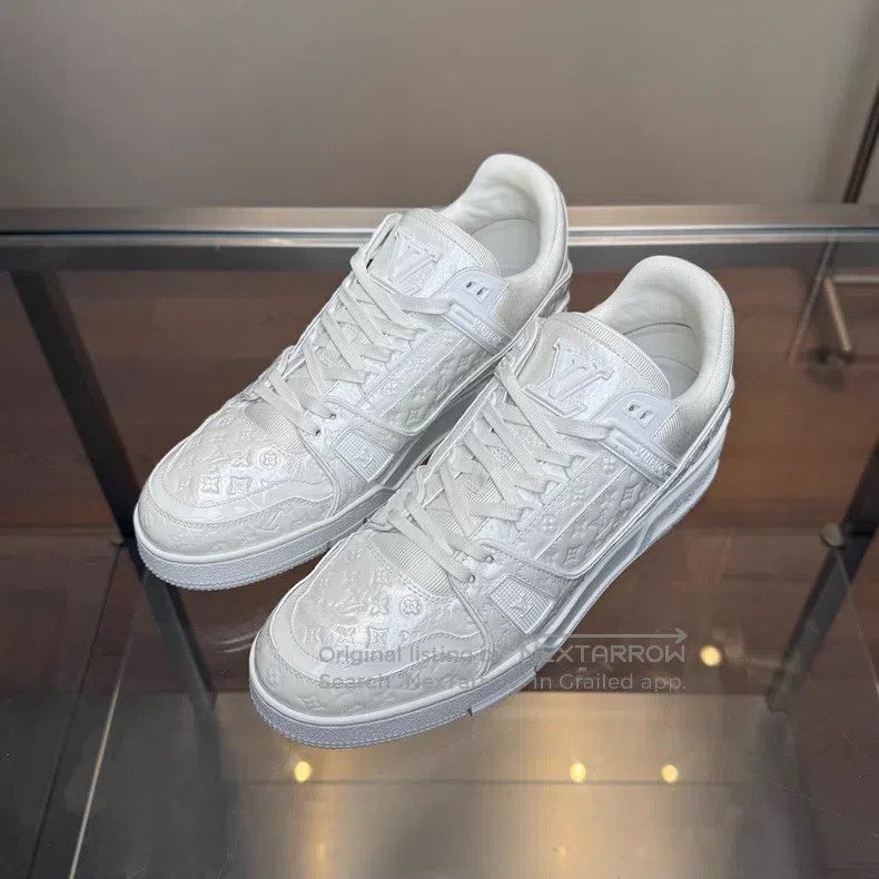 Louis Vuitton Louis Vuitton Trainer 25 new white embossed full print sho Size US 9 / EU 42 - 1 Thumbnail