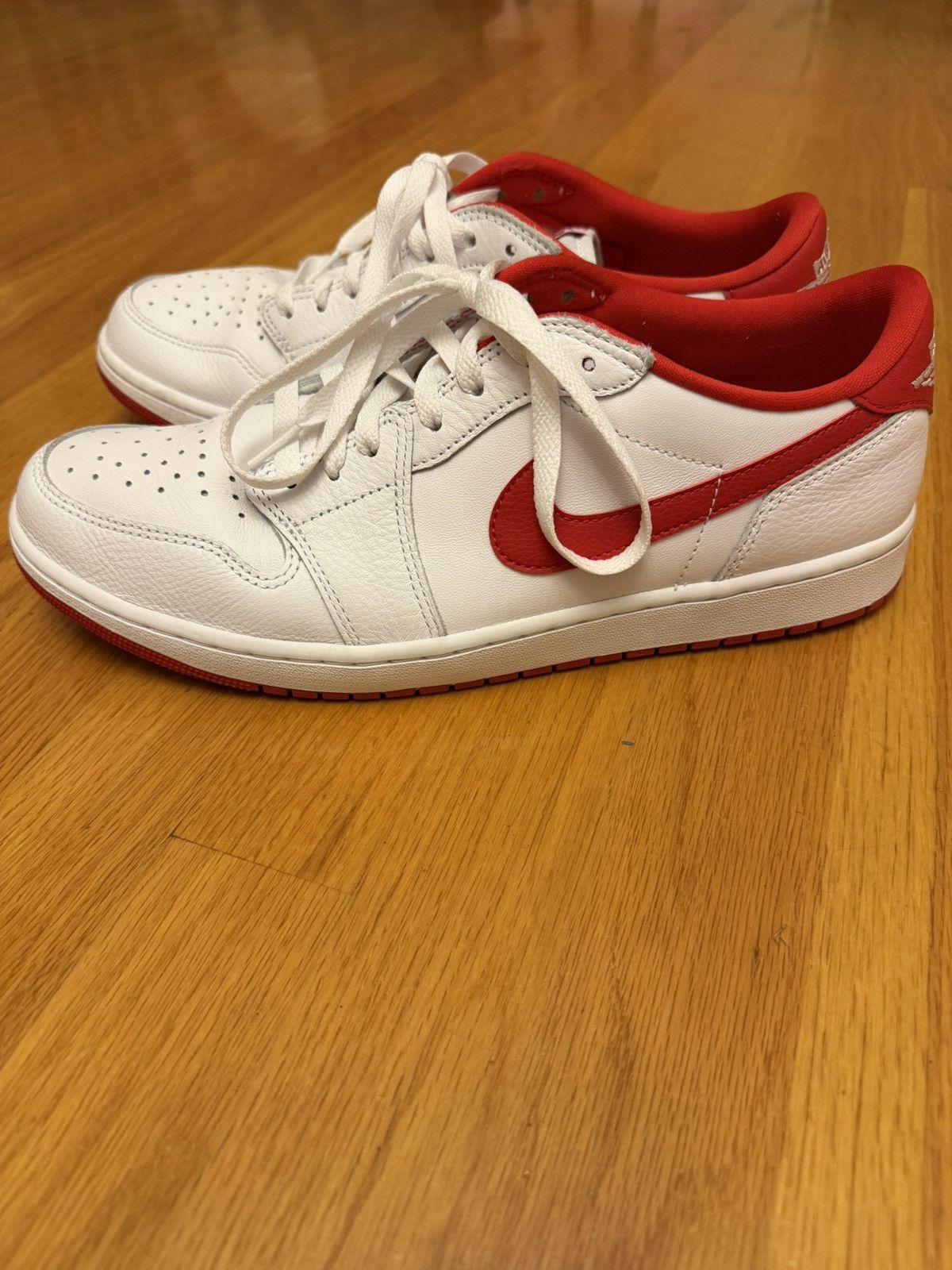 Nike Jordan 1 Retro Low OG University Red Size US 12 / EU 45 - 3 Thumbnail
