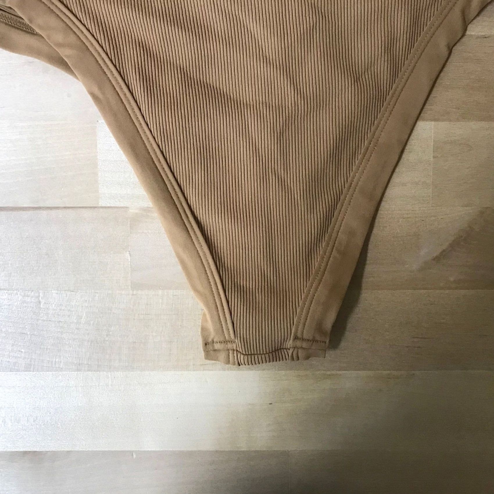 Vintage L*Space Bikini Bottom Ribbed High Cut Double Straps Tan Camel S Womens Small Beige Swimsuit Bottom risers Size 28" / US 6 / IT 42 - 5 Thumbnail