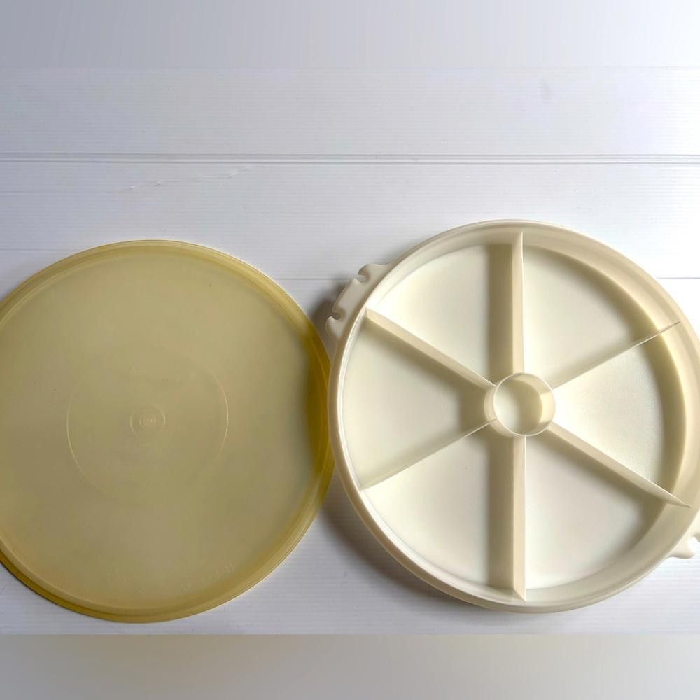 Designer Vintage Tupperware Divided Round Size ONE SIZE - 1 Thumbnail