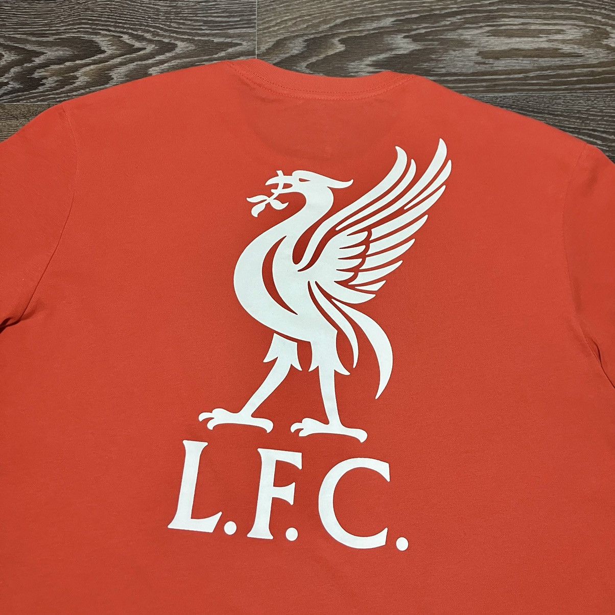 Nike Nike LIVERPOOL FC Liverbird Emblem Backprint Graphic T-shirt Size US L / EU 52-54 / 3 - 4 Thumbnail