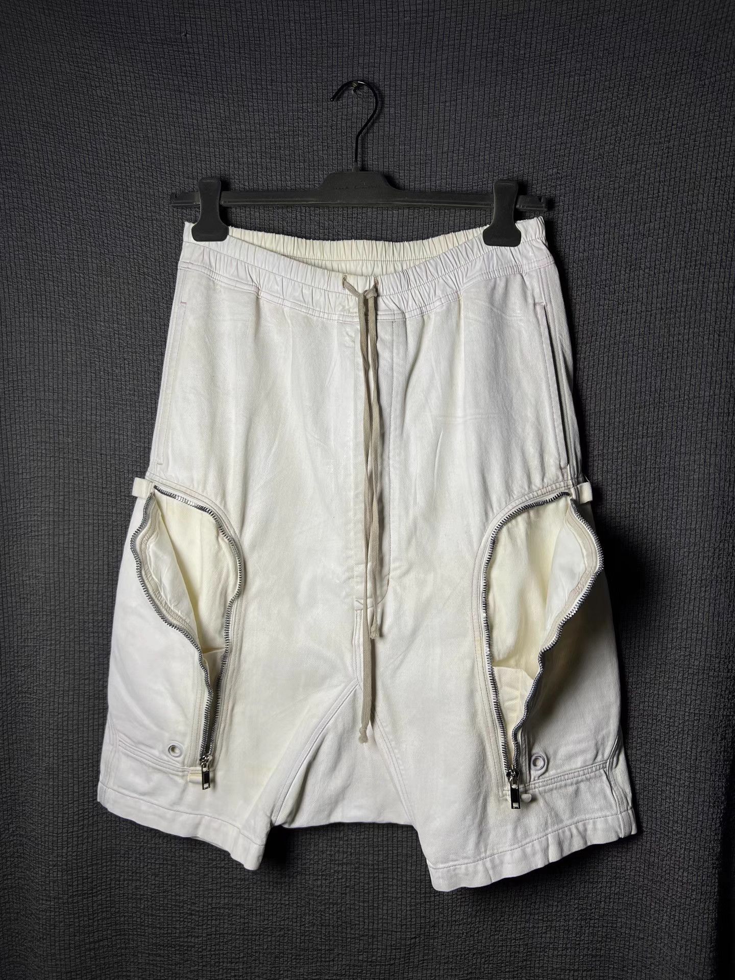 Rick Owens Rick Owens mainline waxed cargo shorts. Size US 32 / EU 48 - 4 Thumbnail