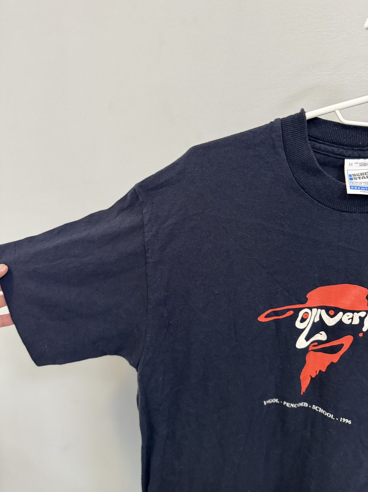 Band Tees × Vintage OLIVER TWIST Musical Vintage 1996 Black Charles Dickens Size US M / EU 48-50 / 2 - 5 Thumbnail