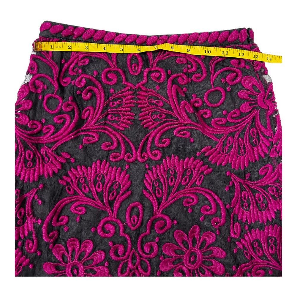 Designer Yoana Baraschi l Fuschia Embroidered Overlay Skirt Size 0 Size 25" / US 0 / IT 36 - 7 Thumbnail
