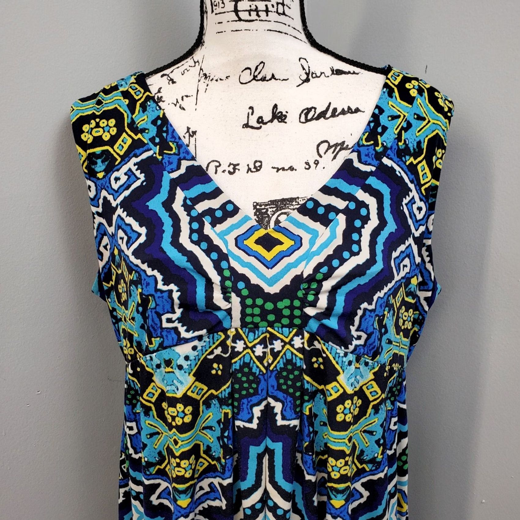 Vintage Chico's Maxi Dress Womens Large Multi Geo Print Polyester Stretch Pleated V Neck Size L / US 10 / IT 46 - 3 Thumbnail