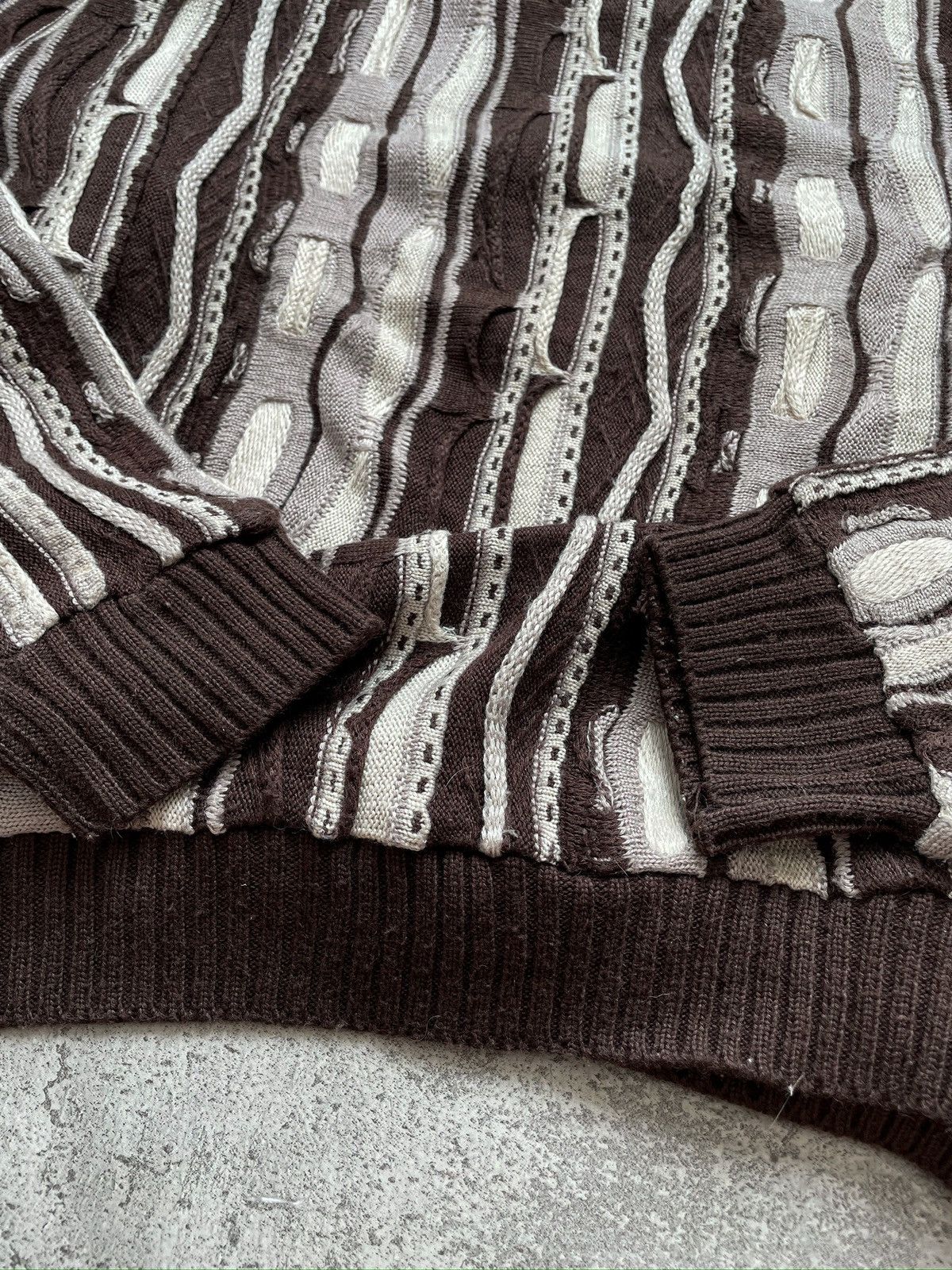 Vintage Vintage Rusia Knockout Signature 3D Cable Knit Sweater Size US XL / EU 56 / 4 - 11 Thumbnail
