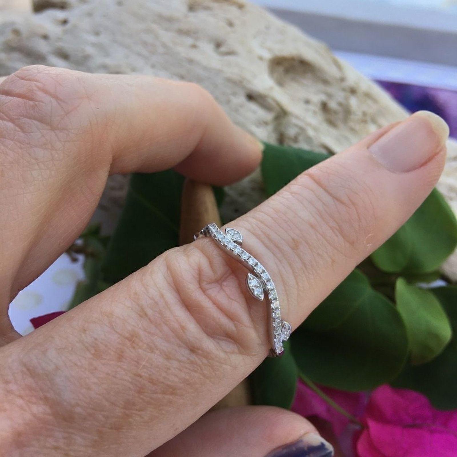 The Unbranded Brand Sterling Silver Wavy Vines Clear CZ Ring Size ONE SIZE - 9 Thumbnail