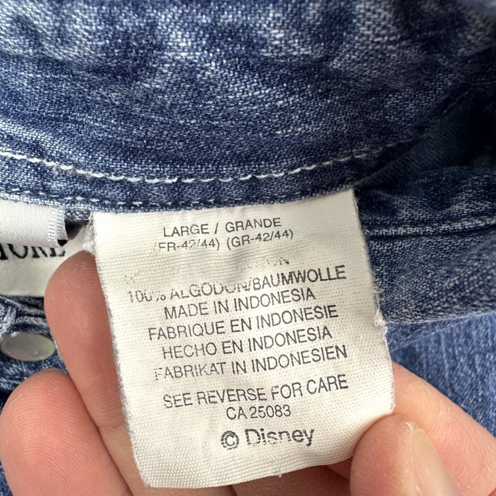 Disney VINTAGE Disney Winnie The Pooh Denim Snap Up Shirt Womens L Blue 90s Casual Button-Up 100% Cotton Disney Store Accessories Women Size L / US 10 / IT 46 - 5 Thumbnail