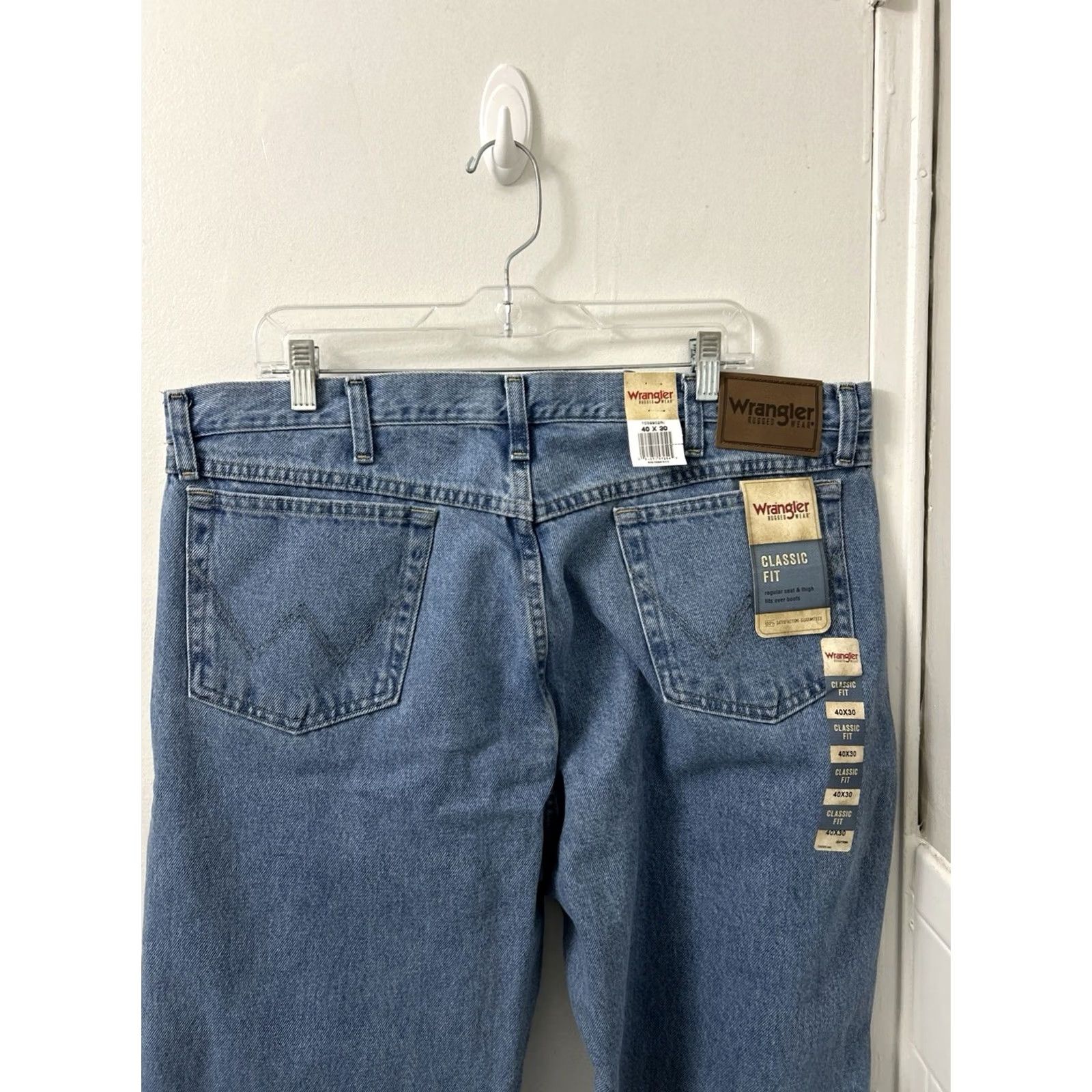 Wrangler VINTAGE Wrangler Jeans Mens 40x30 Light Blue Wash NWT Classic Fit Denim 5-Pocket Zipper Button Men Blue Wrangler Rugged Wear Jeans NWT Size US 40 / EU 56 - 6 Thumbnail
