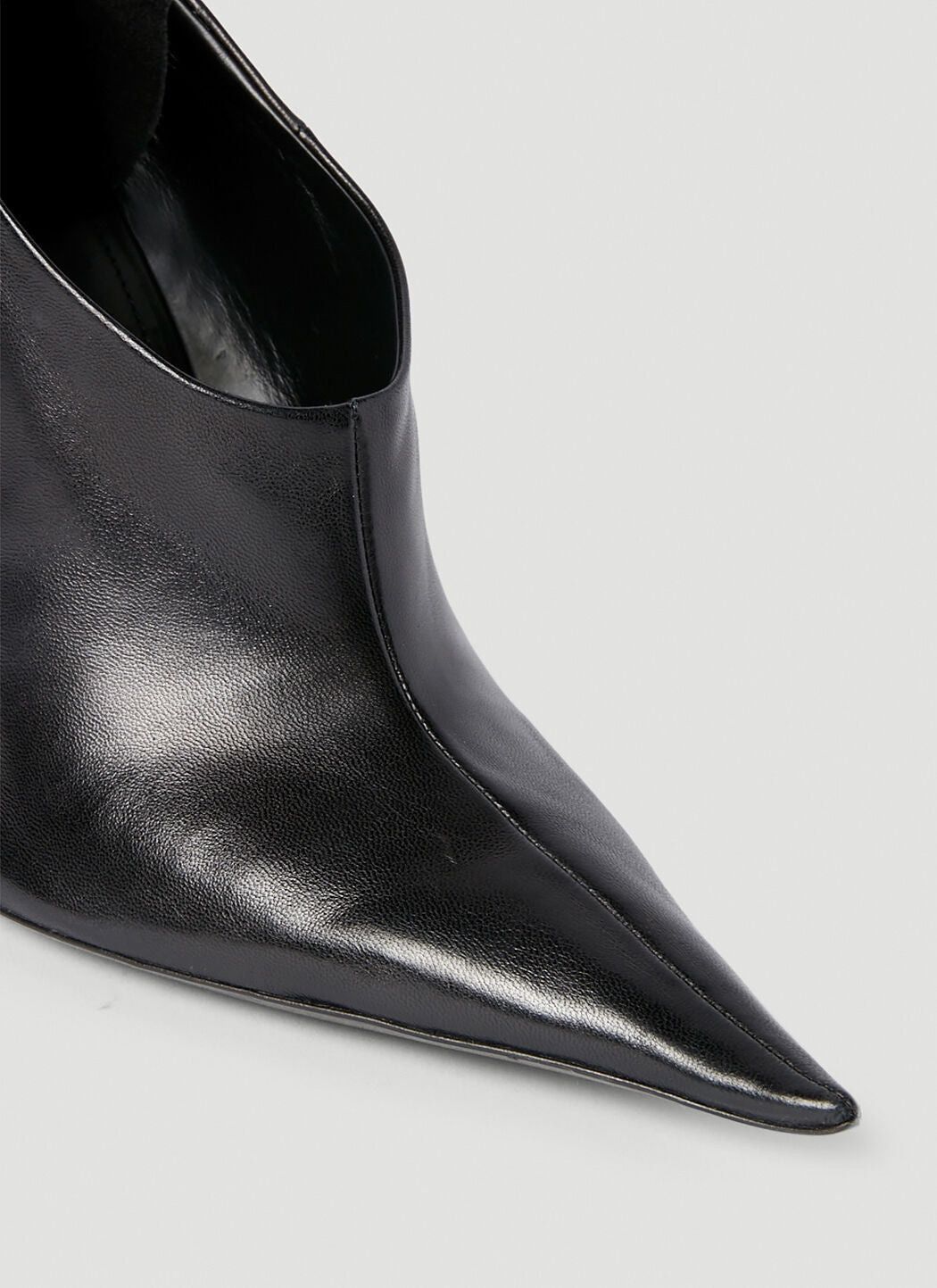 o1srvl11e0925 Witch 110 Pump High Heels in Black
