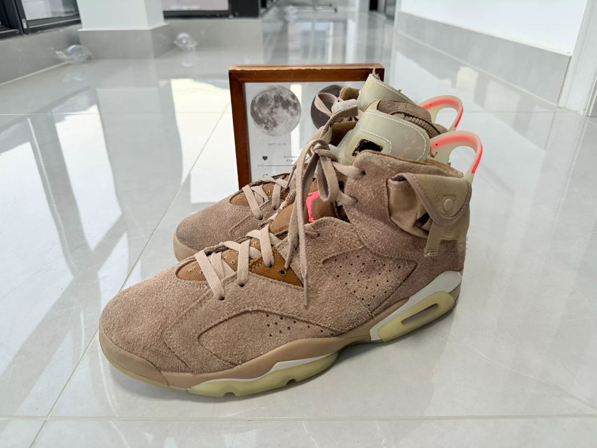 Nike Nike AJ6 Beige Lowtop Sneakers 13 Men Size US 13 / EU 46 - 1 Thumbnail