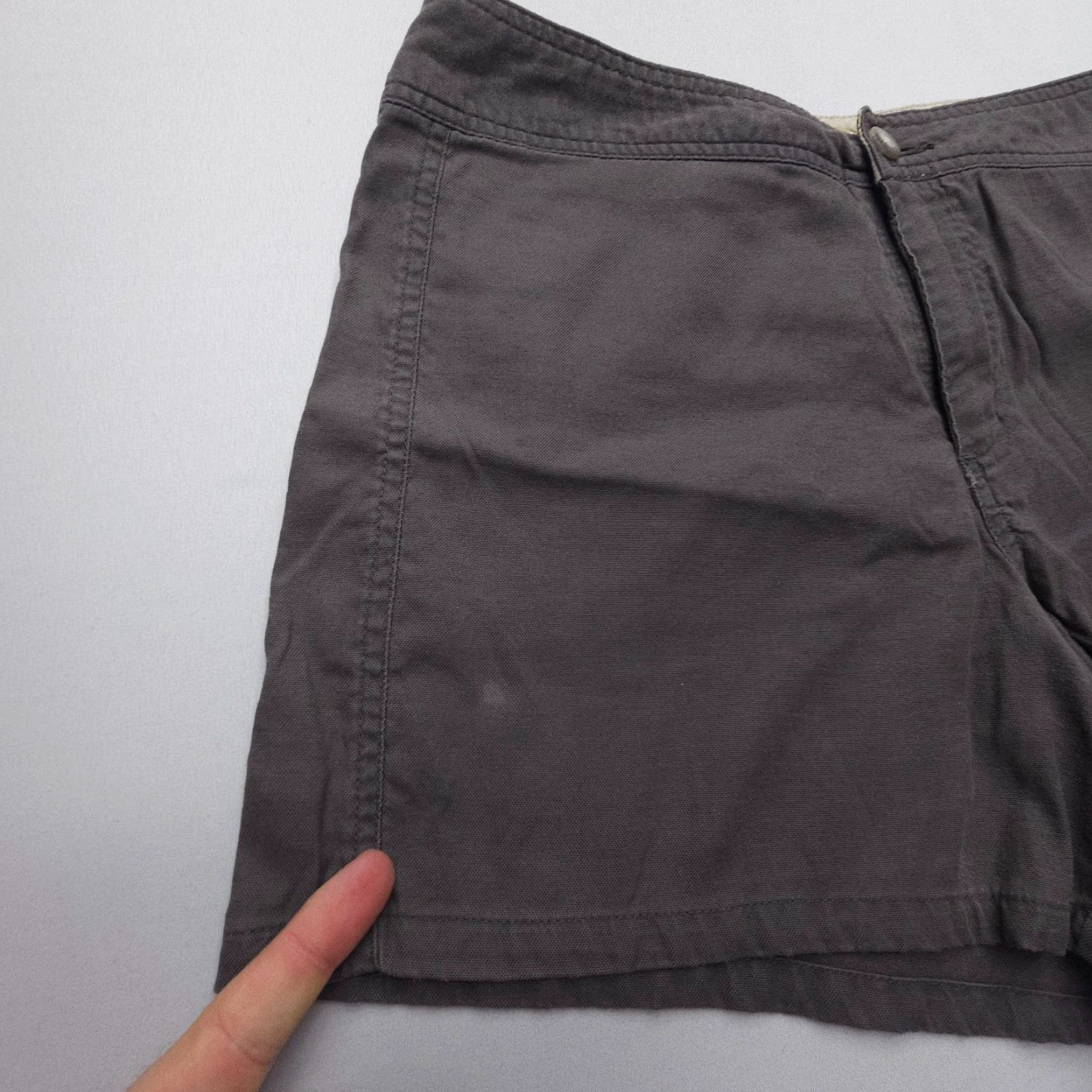 The North Face The North Face Women's Shorts Size 8 Gray Canvas Lightweight Chino Hiking Gorpcore Size 30" / US 8 / IT 44 - 4 Thumbnail