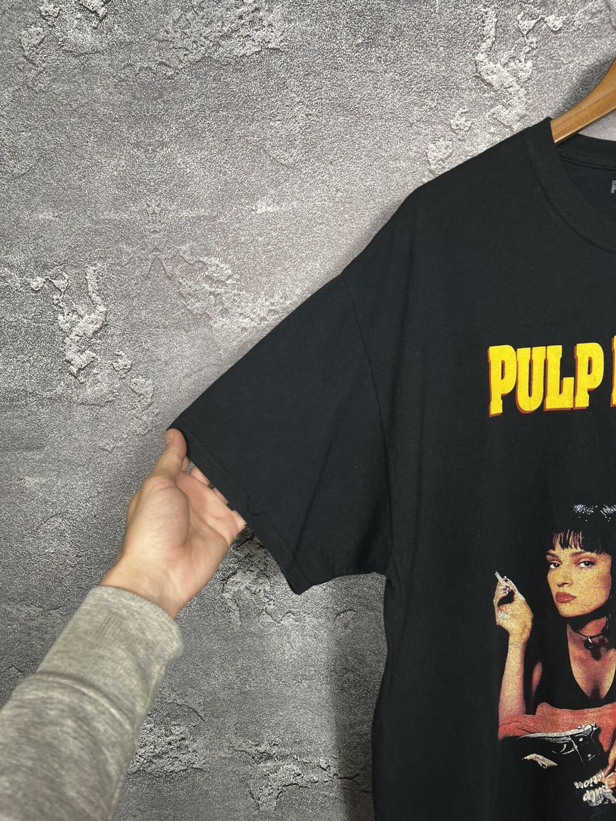 Vintage Pulp Fiction Movie Promo Graphic T-shirt Tee Tarantino Size US M / EU 48-50 / 2 - 5 Thumbnail