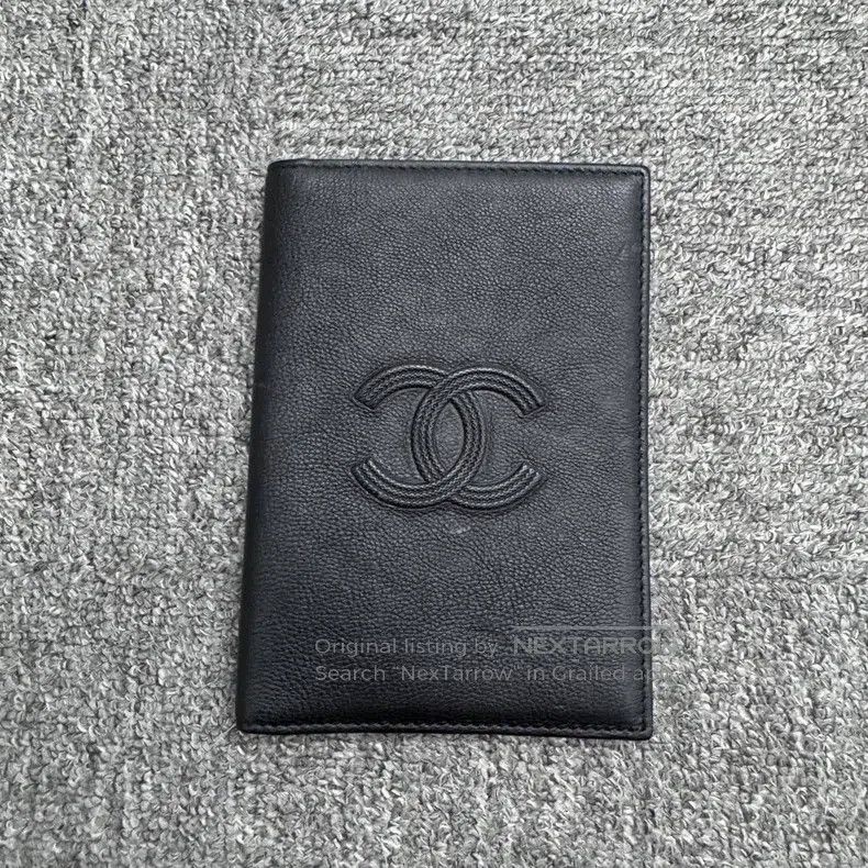 Chanel Chanel Lychee cowhide double C passport holder Size ONE SIZE - 1 Thumbnail