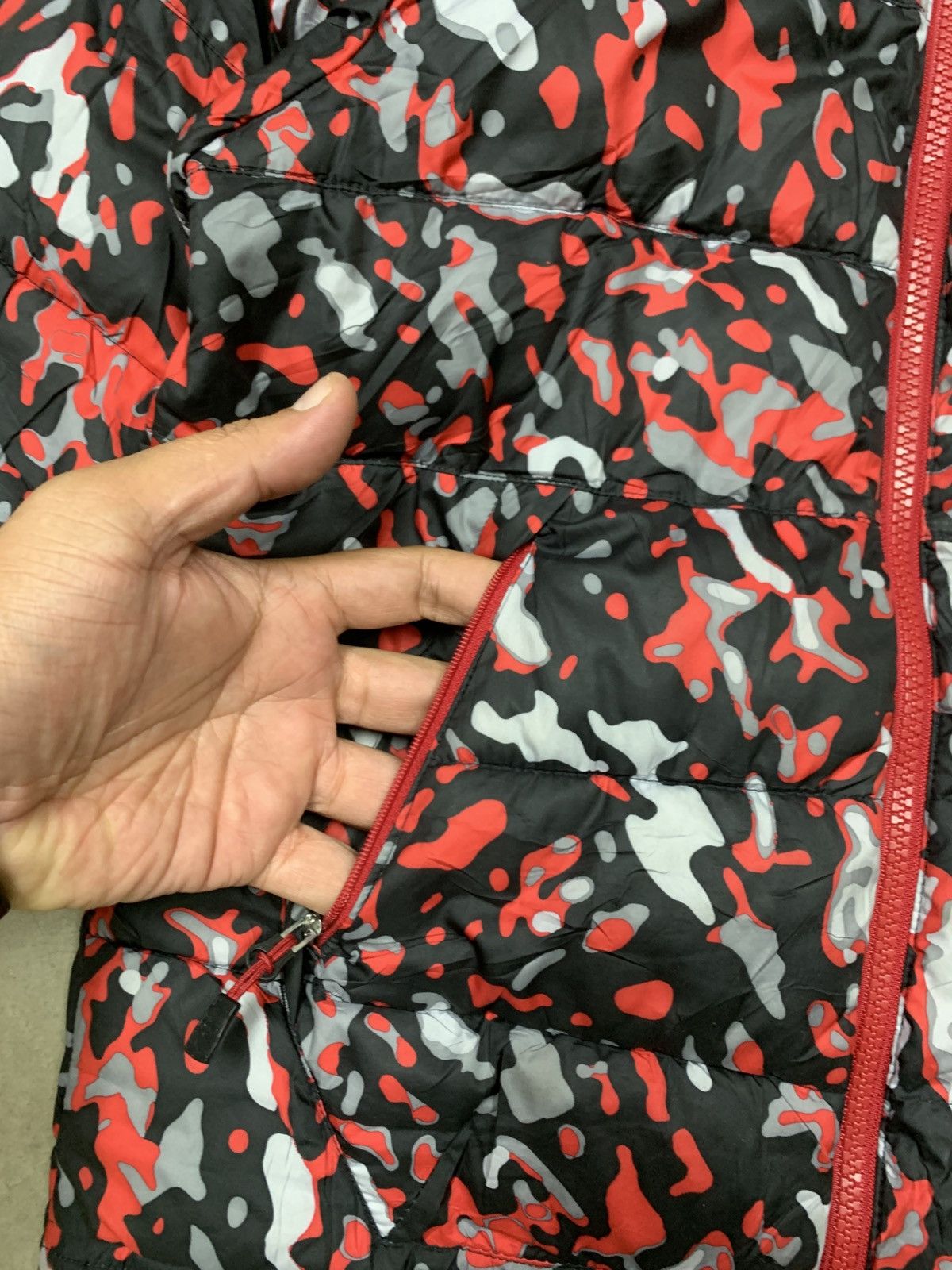 Nike Nike Red Camo Puffer Jacket Size US M / EU 48-50 / 2 - 8 Thumbnail