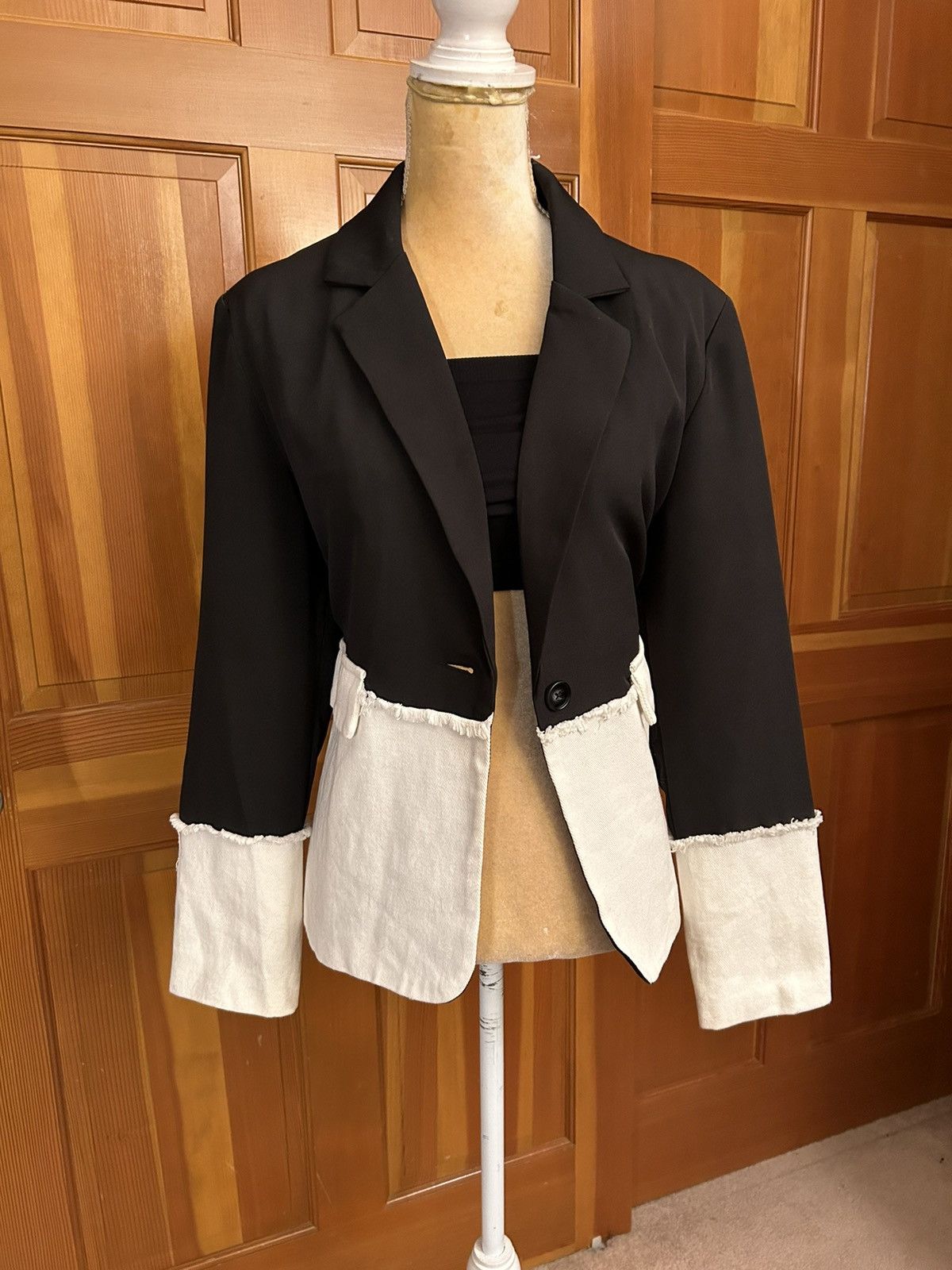 Designer × Other NWT, Lavishly Paris Women’s Limited Edition Fall Blazer Size S / US 4 / IT 40 - 6 Thumbnail