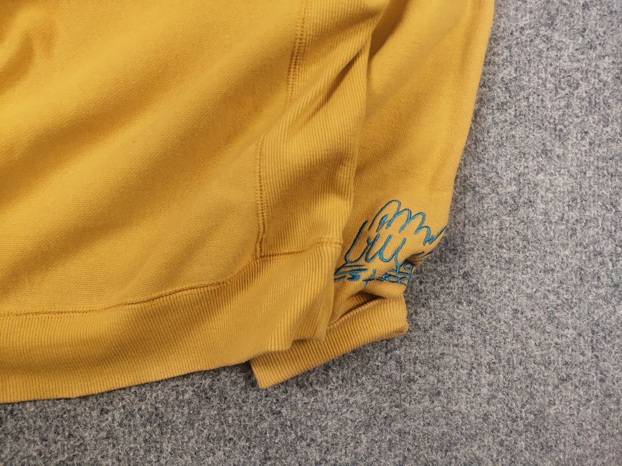 Vintage PHUG Yellow Embroidered volumetric logo PHUGGERS Sweatshirt Size US M / EU 48-50 / 2 - 7 Thumbnail