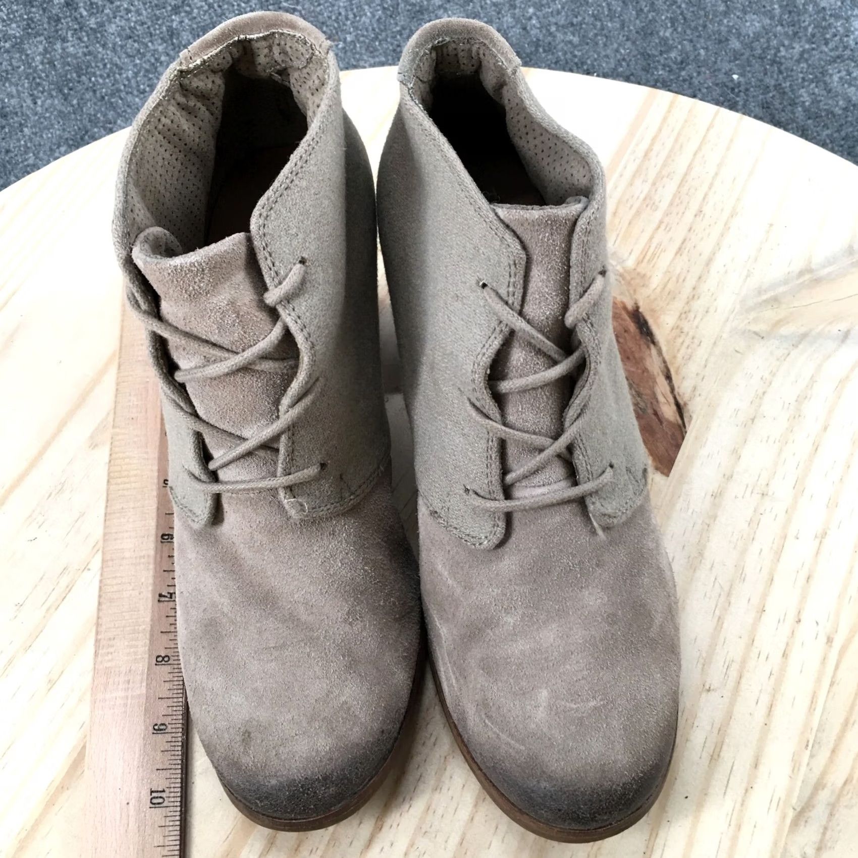 Toms TOMS Luneta Beigae Suede Block Heel Ankle Booties Lace Up Women’s 9.5 Boots Casual Mid-Width Leather/Beige Size US 10 / IT 40 - 7 Thumbnail