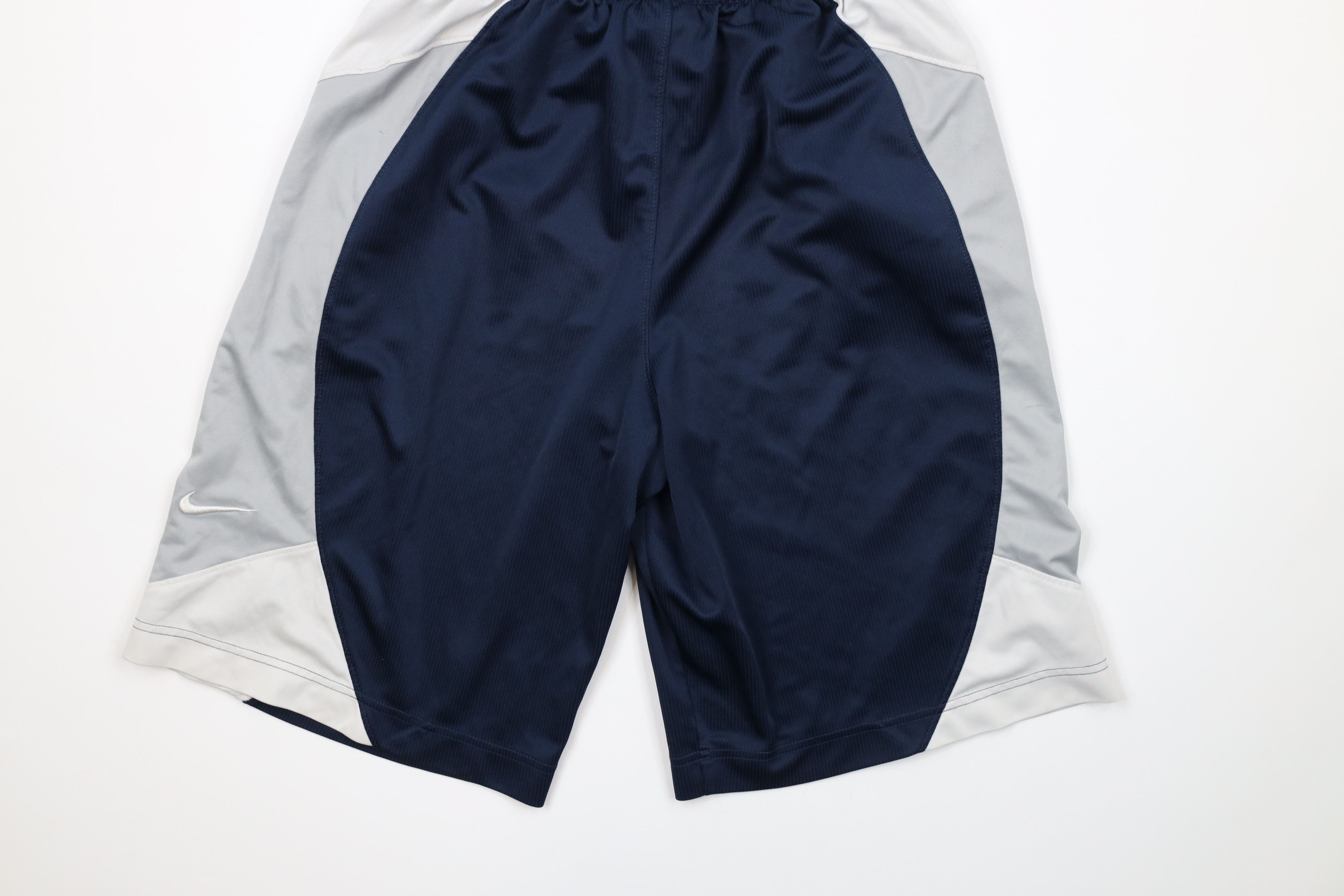 Nike × Vintage Vintage Nike Mens Mini Swoosh Above Knee Basketball Shorts Size US 30 / EU 46 - 9 Thumbnail