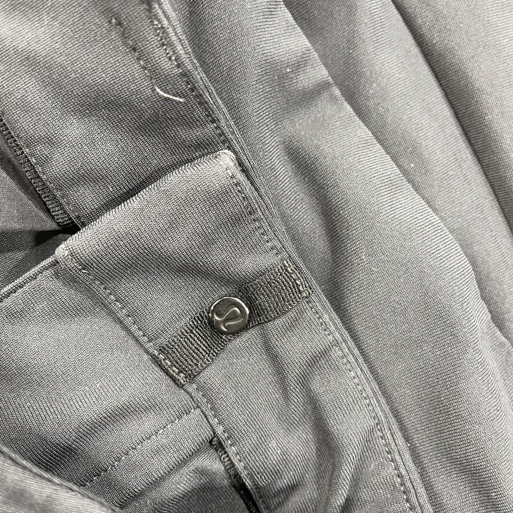 Lululemon Lululemon Pants Mens 33x31 Gray Commission Chino Slim Fit Warpstreme LM5439S Casual Pants Mens 33 Slim Leg GA Size US 33 - 4 Thumbnail