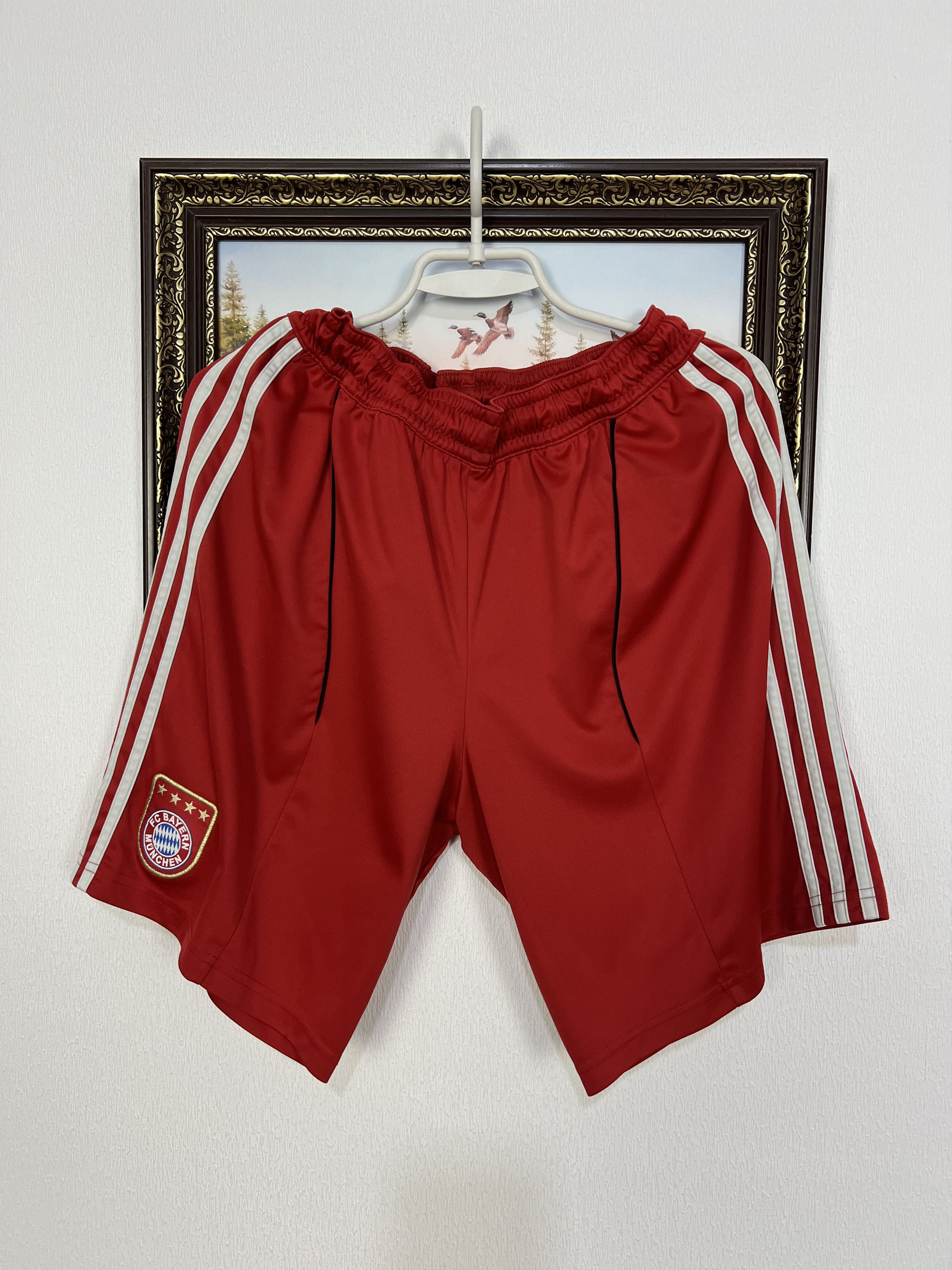 Adidas Vintage Adidas Bayern Munich Football Shorts Soccer Athletic Size US 34 / EU 50 - 1 Thumbnail