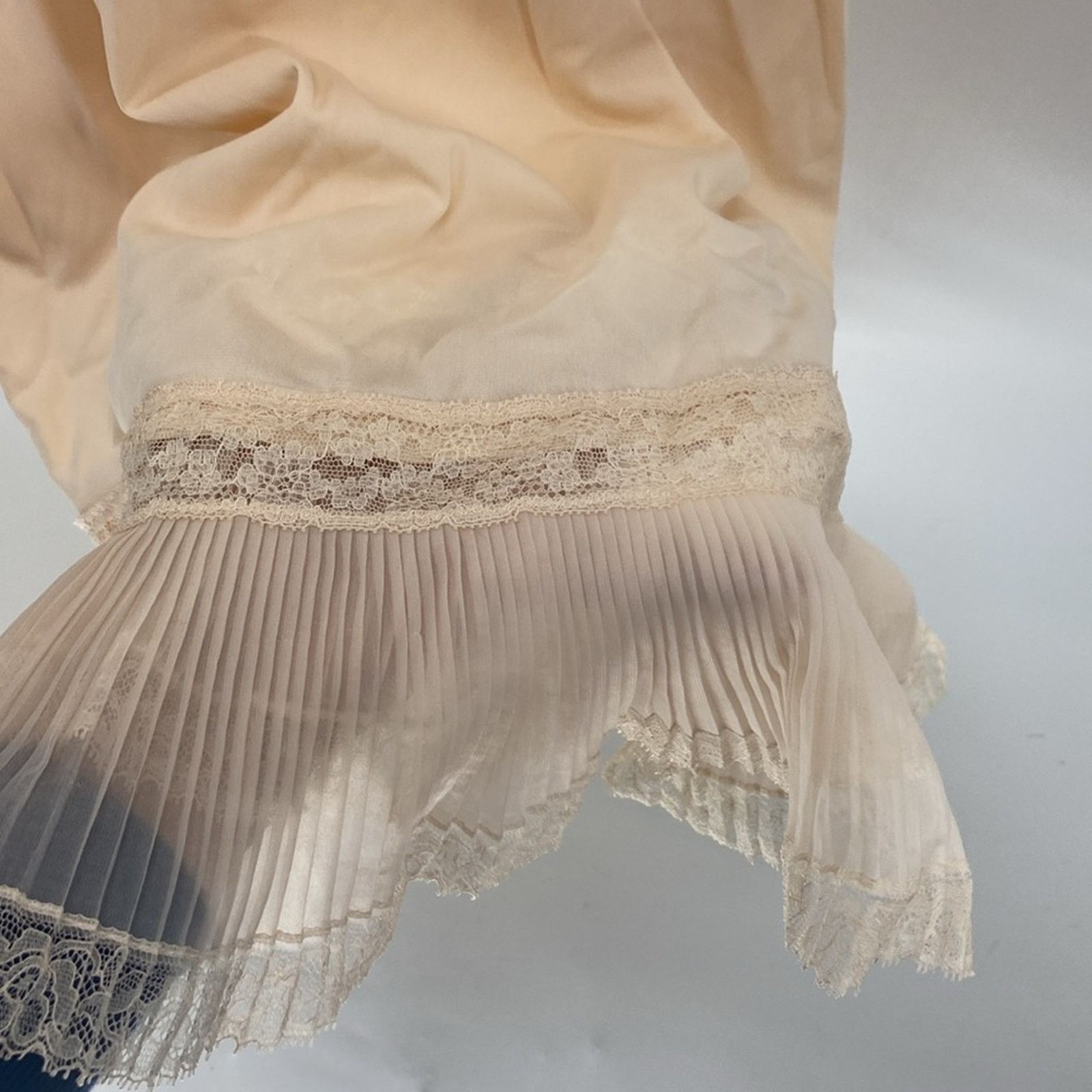 Other Vintage slip dress adjustable straps pens nude lace pleated Size S / US 4 / IT 40 - 10 Thumbnail