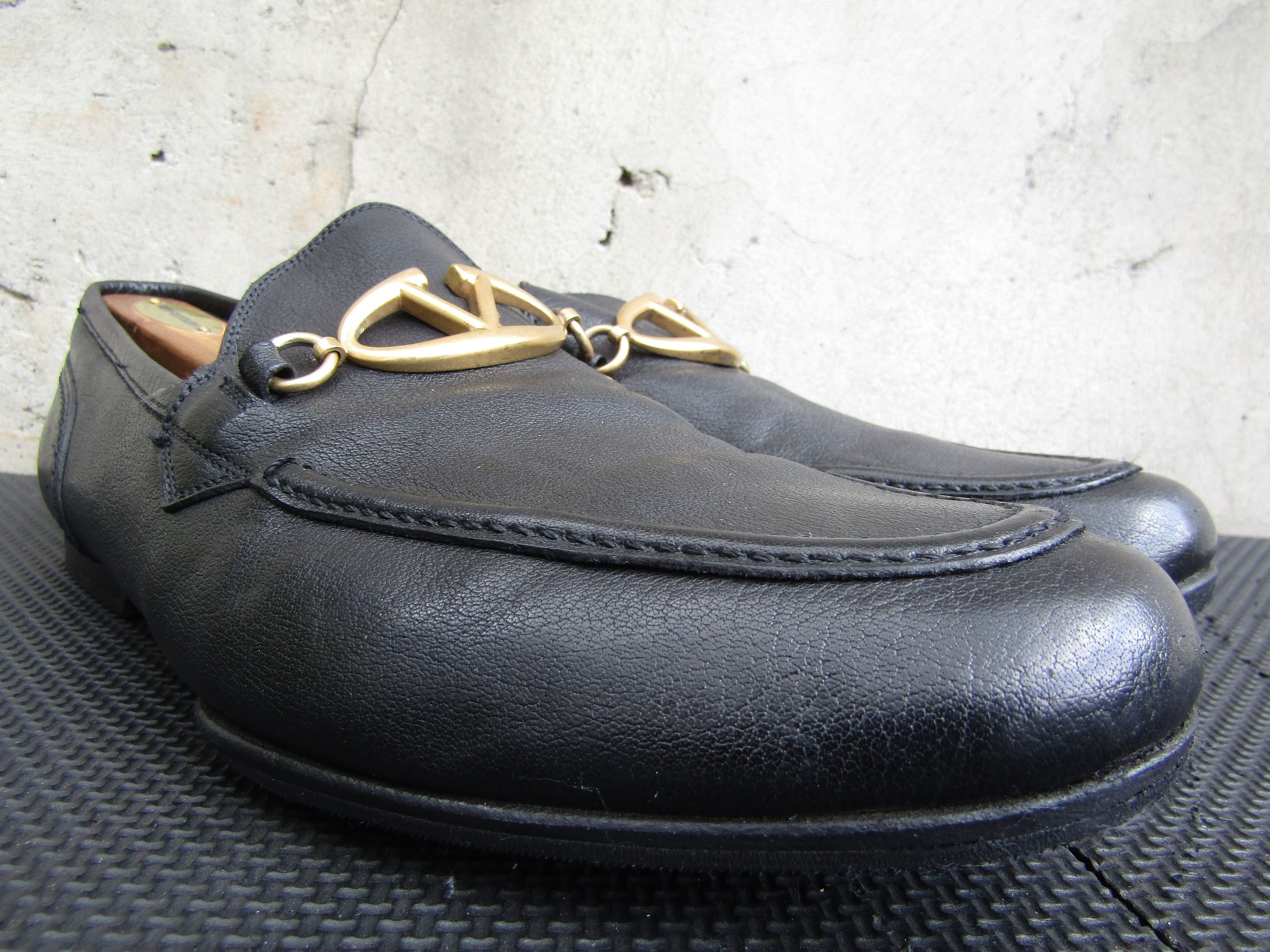 Valentino RARE Valentino Garavani Men's Black V-Logo Loafers Driving Size US 8 / EU 41 - 5 Thumbnail