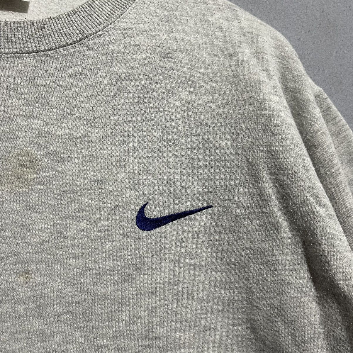 Nike Vintage 90s Nike Small Swoosh Crewneck Sweatshirt – Grey Size US L / EU 52-54 / 3 - 3 Thumbnail