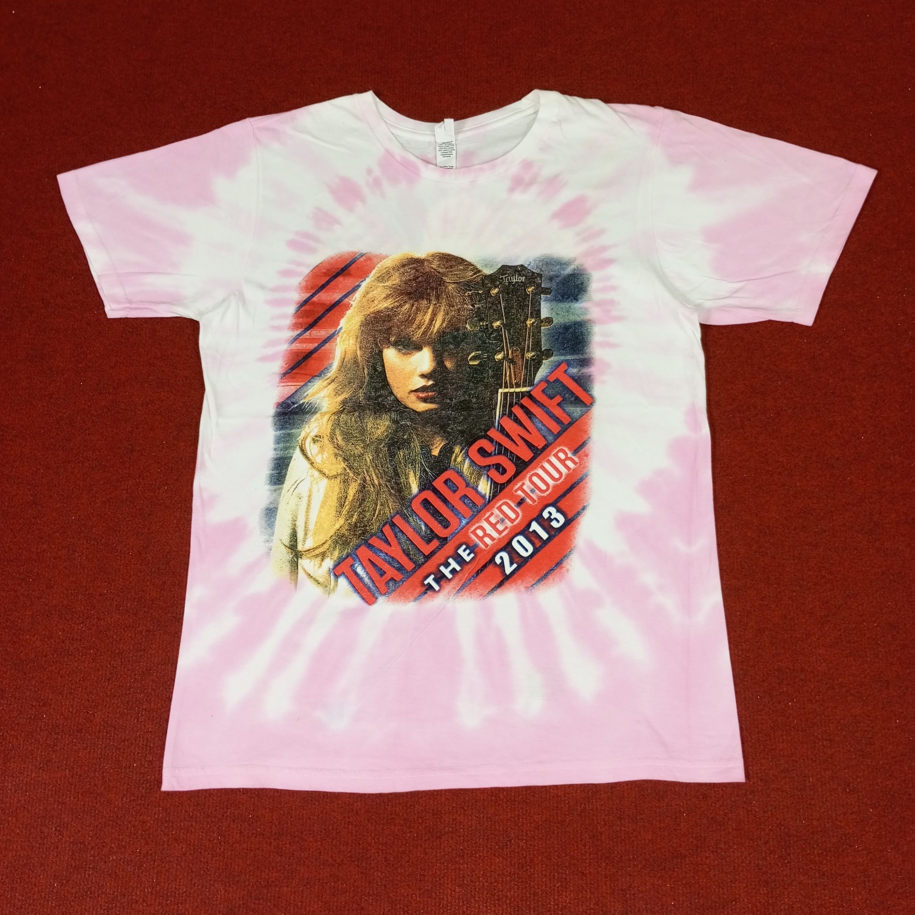 Band Tees Taylor Swift Ed Sheeran The Red Tour Tshirt Phototees Size US M / EU 48-50 / 2 - 1 Thumbnail