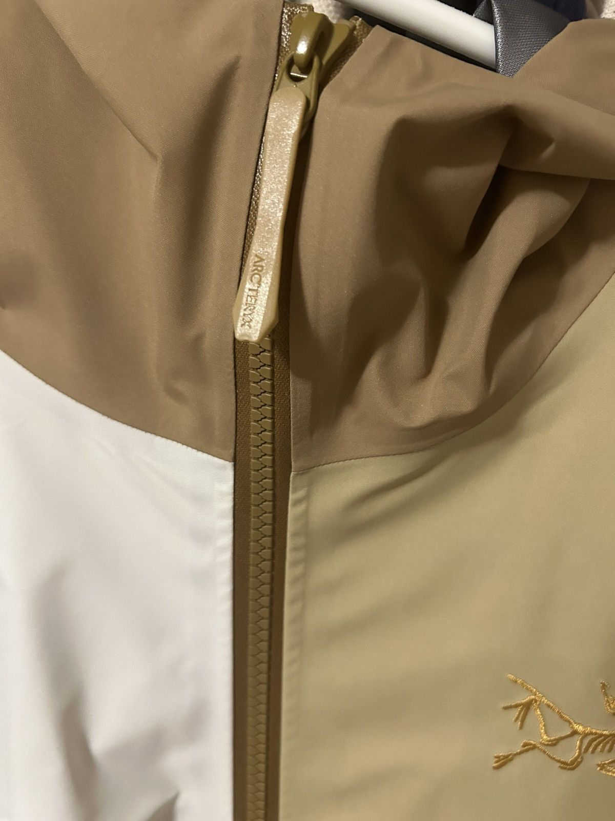 Arc'teryx × Beams Plus ARCTERYX X BEAMS BETA JACKET NAGOMA SIZE SMALL Size US S / EU 44-46 / 1 - 6 Thumbnail