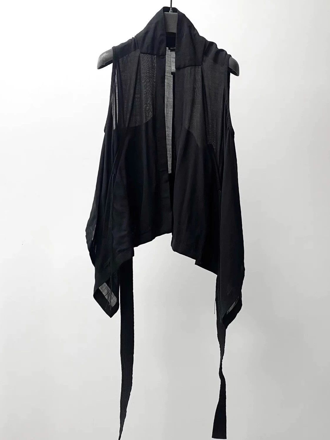 Ann Demeulemeester Ann Demeulemeester Black Irregular Strap Vest 34 Size XXS / US 00 / IT 34 - 1 Thumbnail