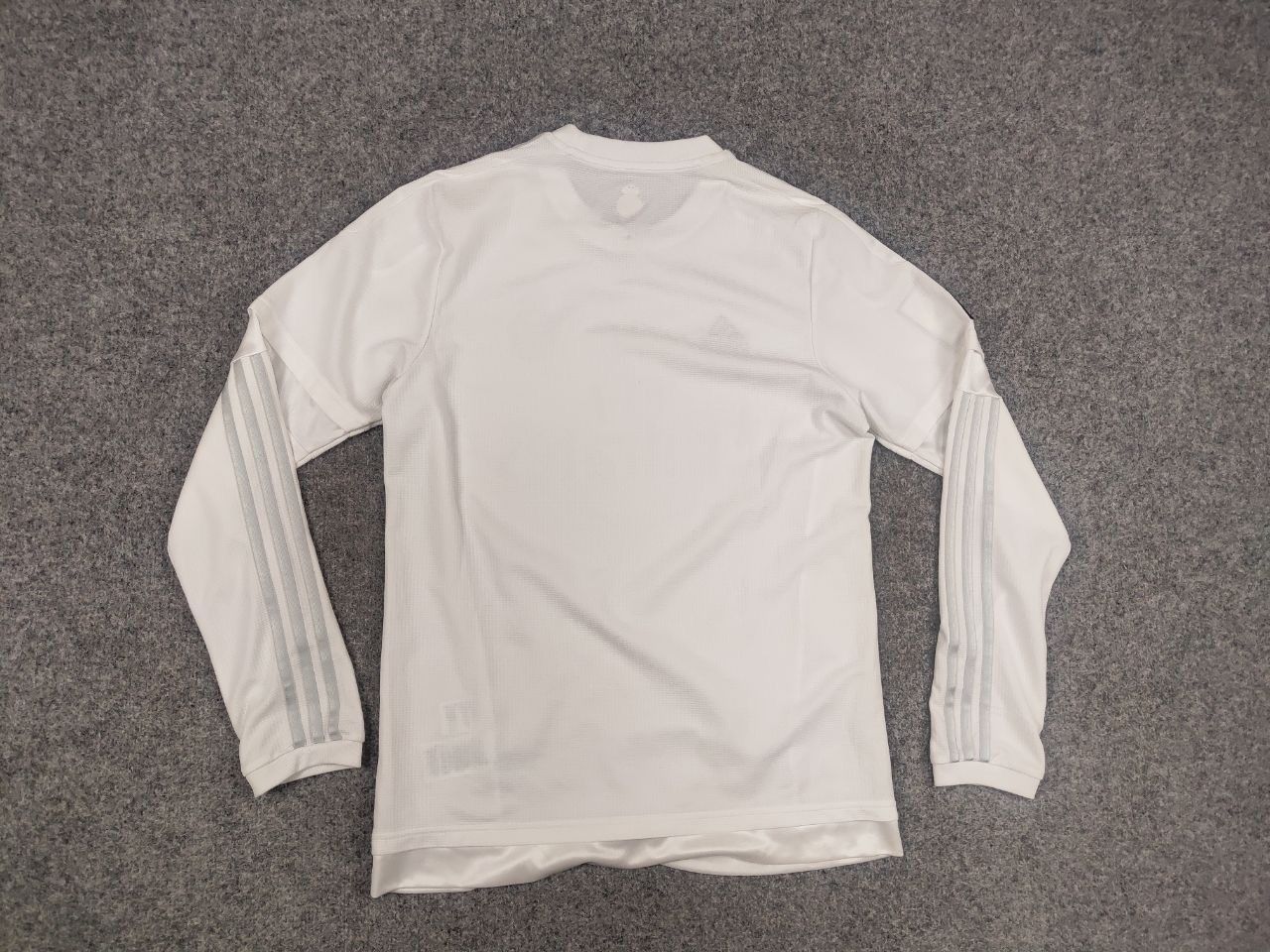 Adidas Aut 2015-16 Adidas Real Madrid Long Sleeve Jersey Shirt Home Size US M / EU 48-50 / 2 - 13 Thumbnail