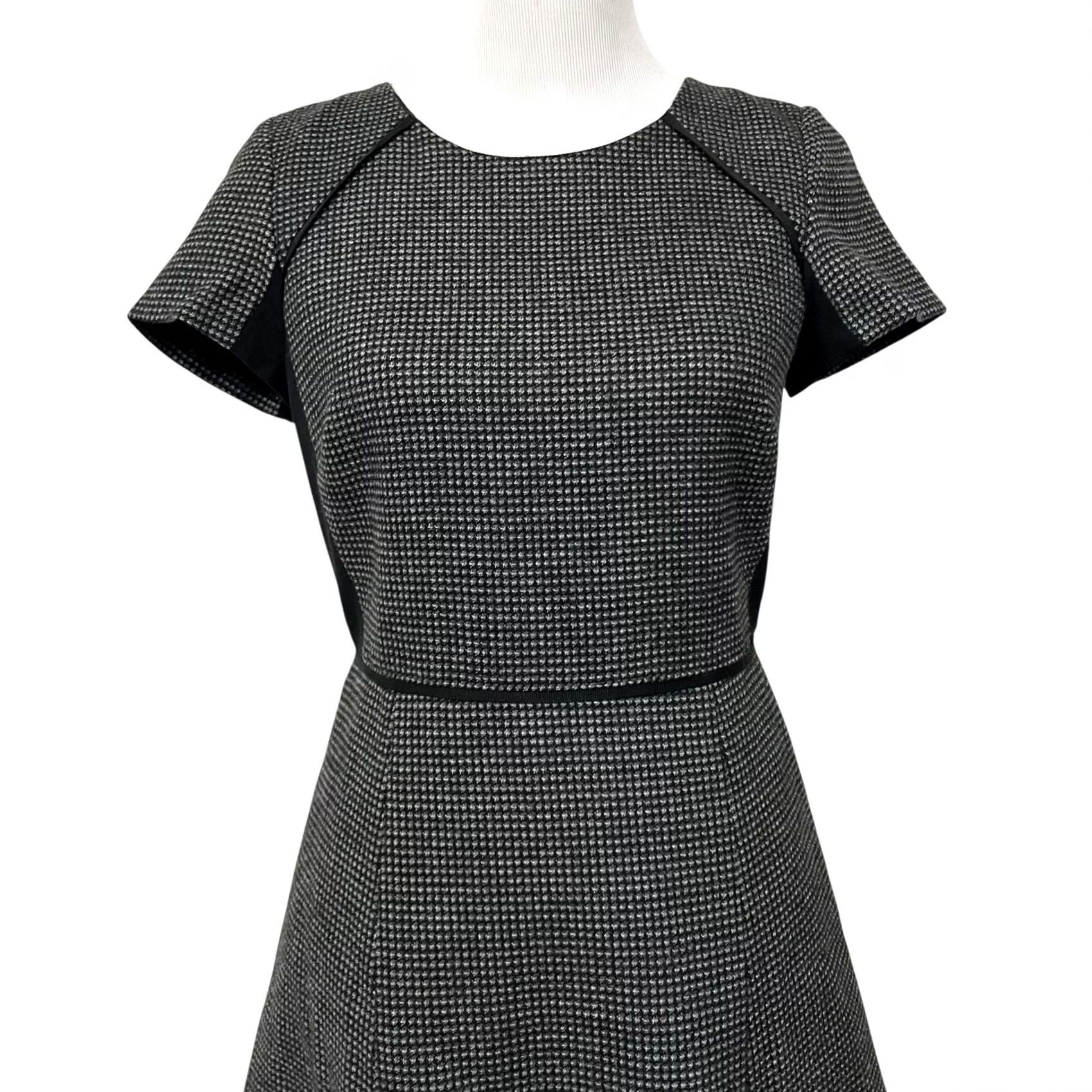 J.Crew J.Crew Checkered Flutter Dress Size 4 Black Gray Tweed Ponte Fit Flare Career Dress Women Short Sleeve Knee Length Round Neck Size S / US 4 / IT 40 - 4 Thumbnail